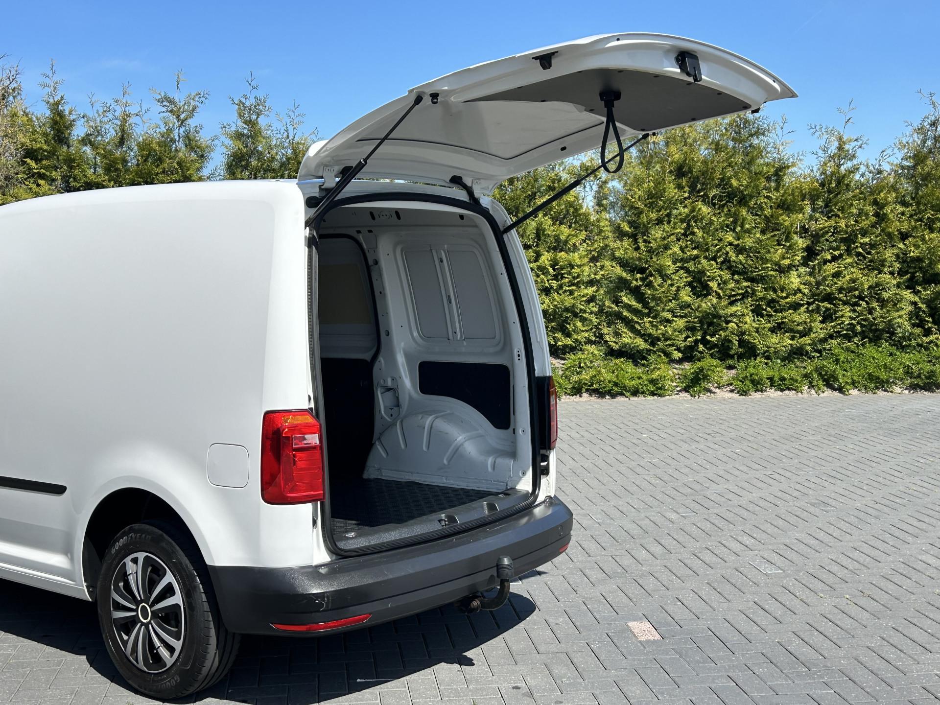 Foto 2 van Volkswagen 1.2 TSI / MARGE / 1e EIG / BENZINE / TREKHAAK / AIRCO / CRUISE / CAMERA / ACHTERKLEP