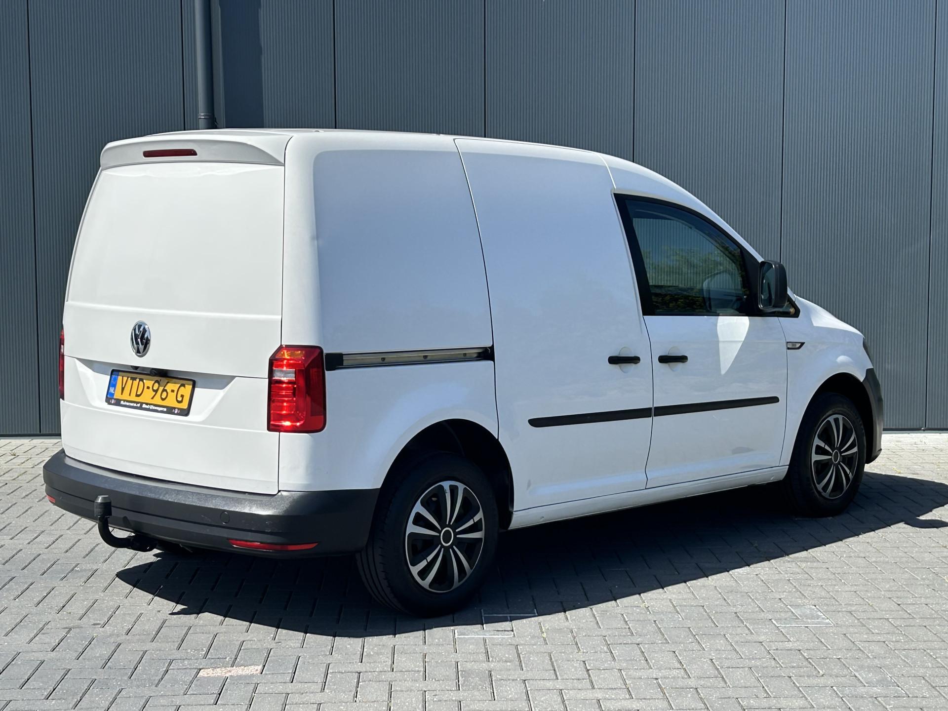 Foto 3 van Volkswagen 1.2 TSI / MARGE / 1e EIG / BENZINE / TREKHAAK / AIRCO / CRUISE / CAMERA / ACHTERKLEP