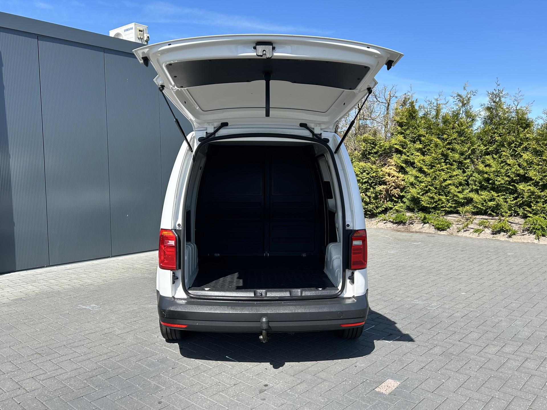 Foto 8 van Volkswagen 1.2 TSI / MARGE / 1e EIG / BENZINE / TREKHAAK / AIRCO / CRUISE / CAMERA / ACHTERKLEP