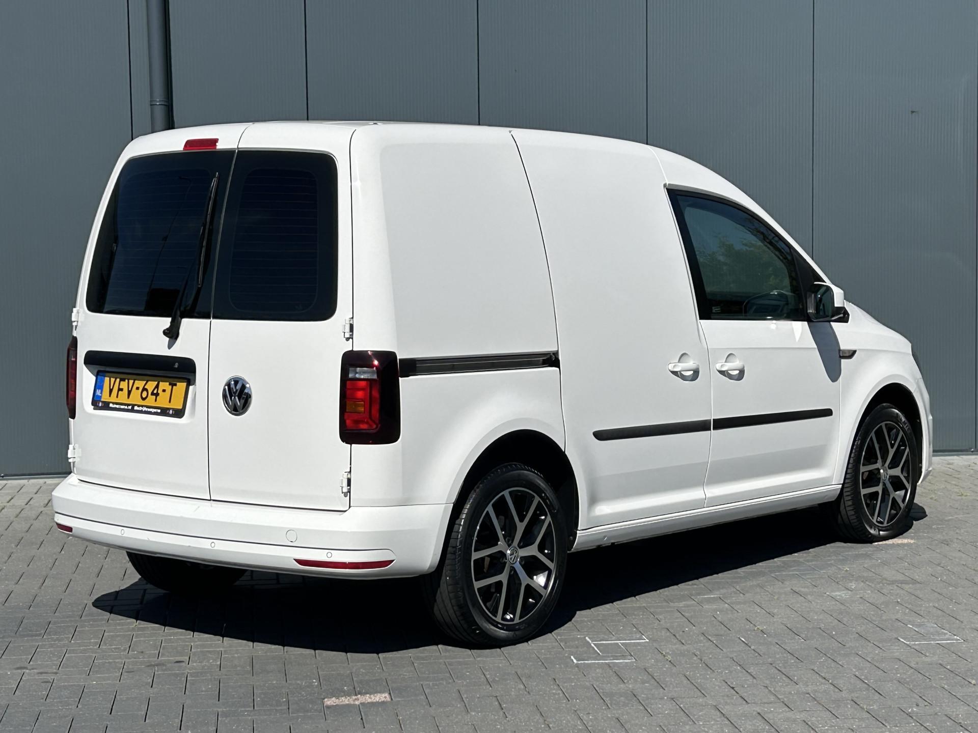 Foto 2 van Volkswagen 2.0 TDI 102 PK / EXCLUSIVE EDITION / DSG AUT. / AIRCO / ADAPTIV CRUISE / NAVI / LMV / HIGHLINE
