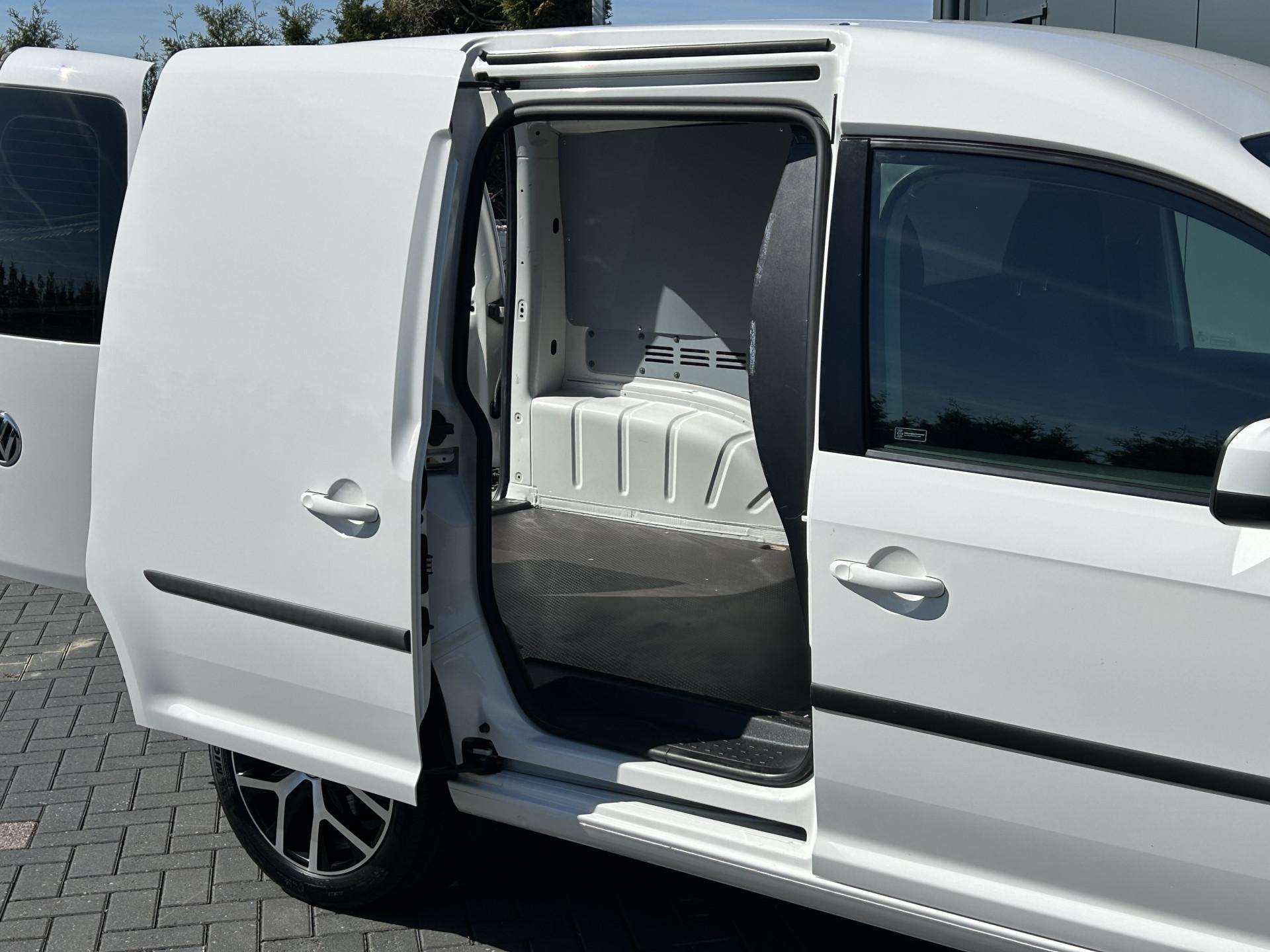 Foto 8 van Volkswagen 2.0 TDI 102 PK / EXCLUSIVE EDITION / DSG AUT. / AIRCO / ADAPTIV CRUISE / NAVI / LMV / HIGHLINE