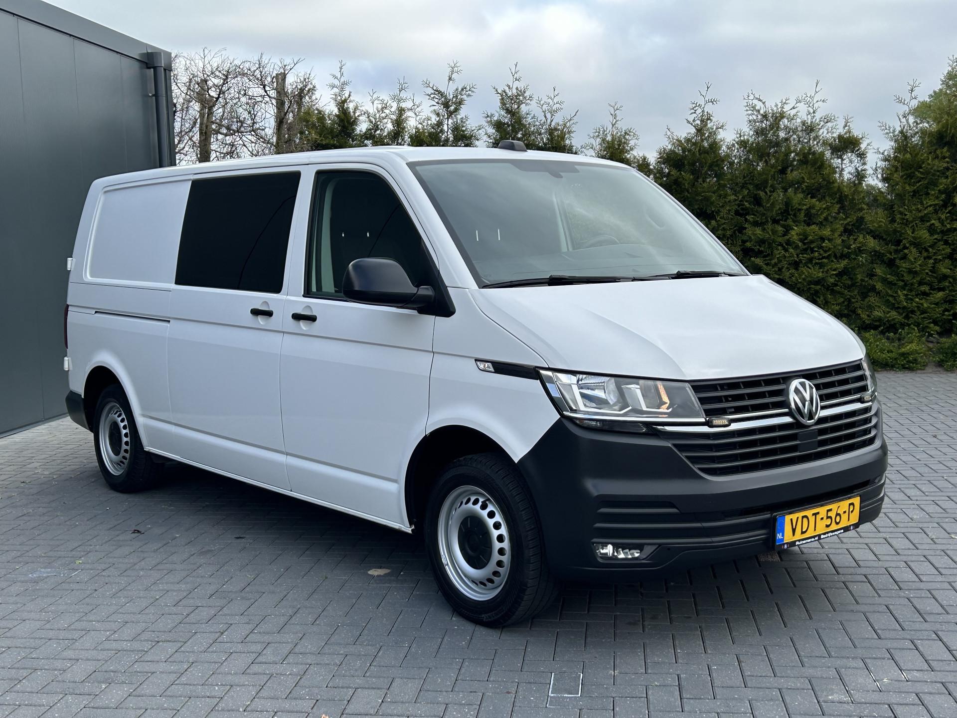 Foto 3 van Volkswagen 2.0 TDI 150 PK AUTOMAAT 6.1 / L2H1 / DUBBEL CABINE / AIRCO / CRUISE / NAVI / TREKHAAK
