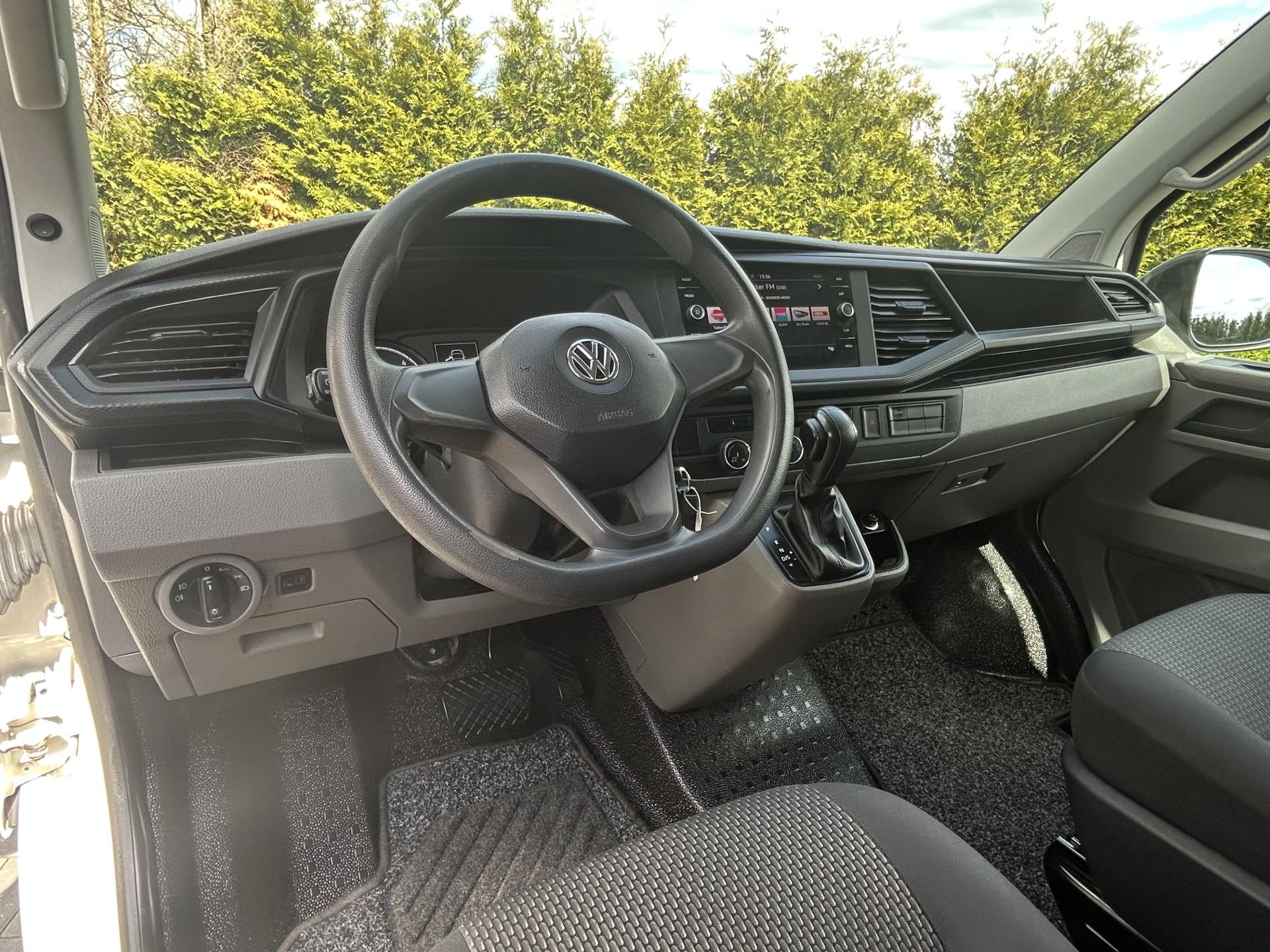 Foto 6 van Volkswagen 2.0 TDI 150 PK AUTOMAAT 6.1 / L2H1 / DUBBEL CABINE / AIRCO / CRUISE / NAVI / TREKHAAK