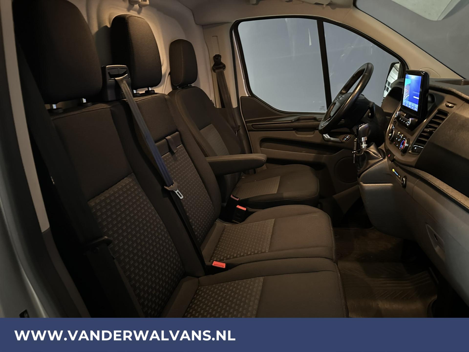Foto 13 van Ford Transit Custom 2.0 TDCI 130pk L1H1 Euro6 Airco | Navigatie | Stoelverwarming