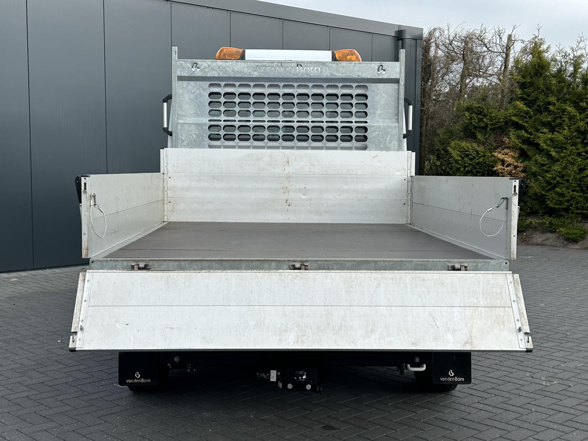 Foto 8 van Citroën 2.2 BlueHDi 141 PK EURO 6 / L4 MAXI / KIPPER / 7 PERS / DUBBELE CABINE / PICK UP / 2.5 TONS TREKHAAK / LED