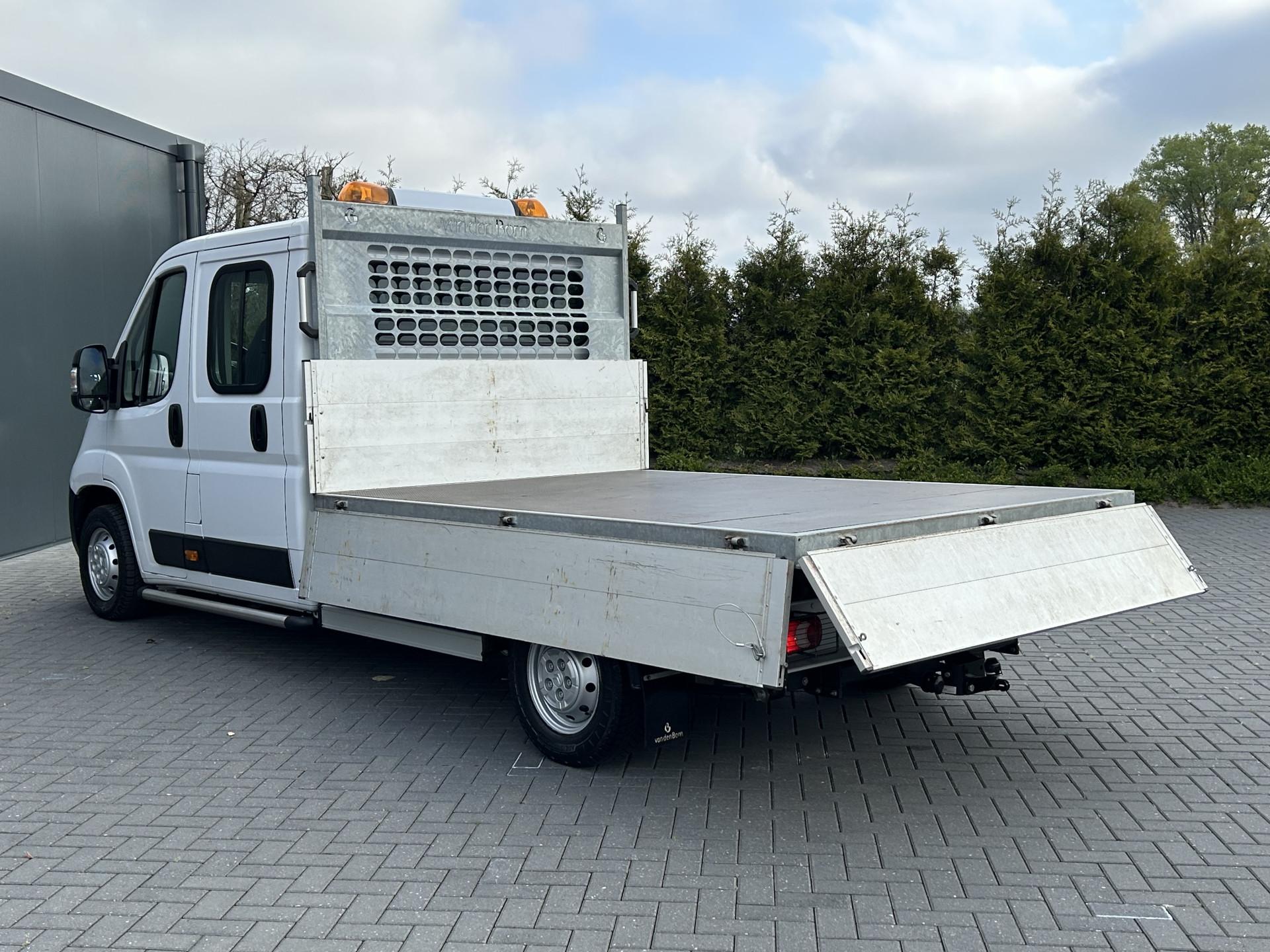 Foto 9 van Citroën 2.2 BlueHDi 141 PK EURO 6 / L4 MAXI / KIPPER / 7 PERS / DUBBELE CABINE / PICK UP / 2.5 TONS TREKHAAK / LED
