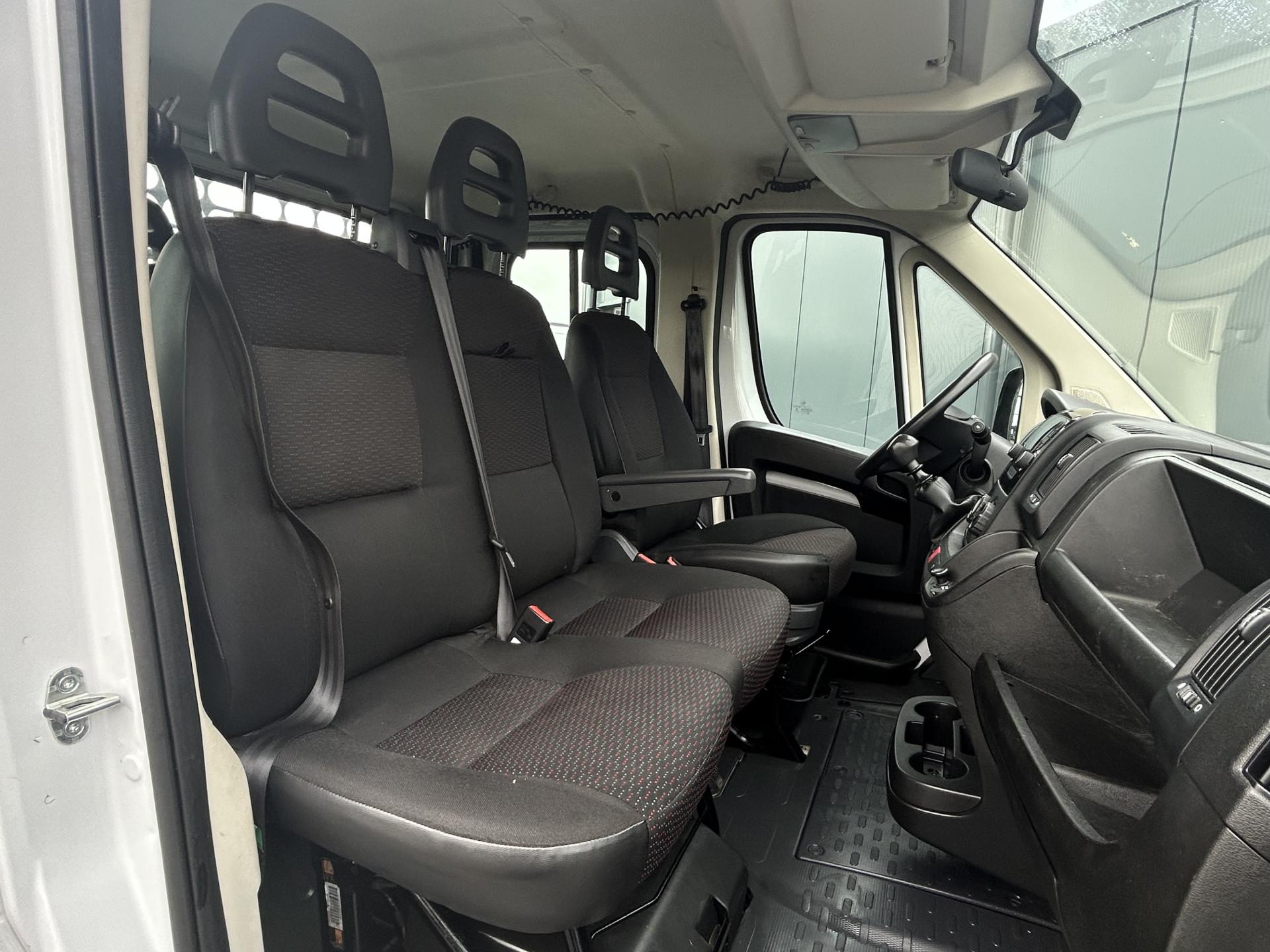 Foto 12 van Citroën 2.2 BlueHDi 141 PK EURO 6 / L4 MAXI / KIPPER / 7 PERS / DUBBELE CABINE / PICK UP / 2.5 TONS TREKHAAK / LED