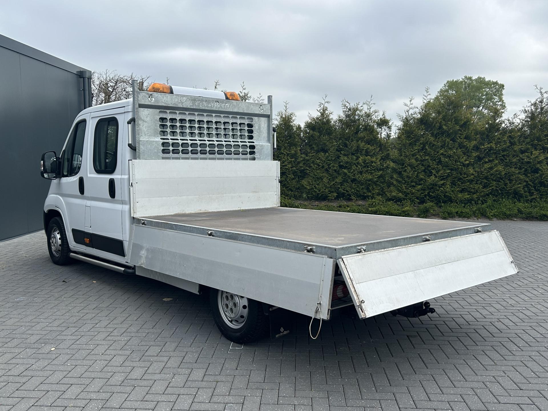 Foto 9 van Citroën 2.2 BlueHDi 141 PK EURO 6 / L4 MAXI / KIPPER / 7 PERS / DUBBELE CABINE / PICK UP / 2.5 TONS TREKHAAK / LED
