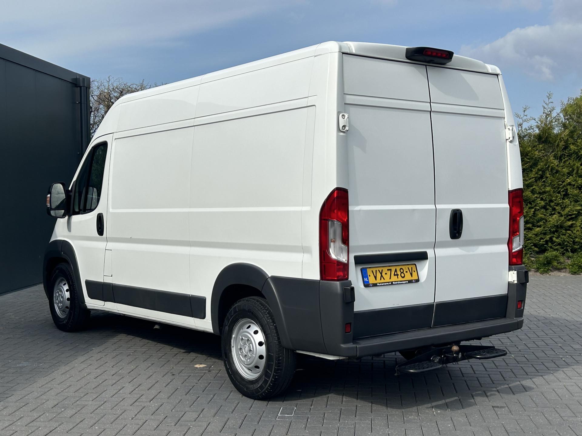 Foto 4 van Citroën 35 2.2 HDI 130 PK / L2H2 / AIRCO / NAVI / CAMERA / 3 TONS TREKHAAK / 3 - ZITS / BLUETOOTH