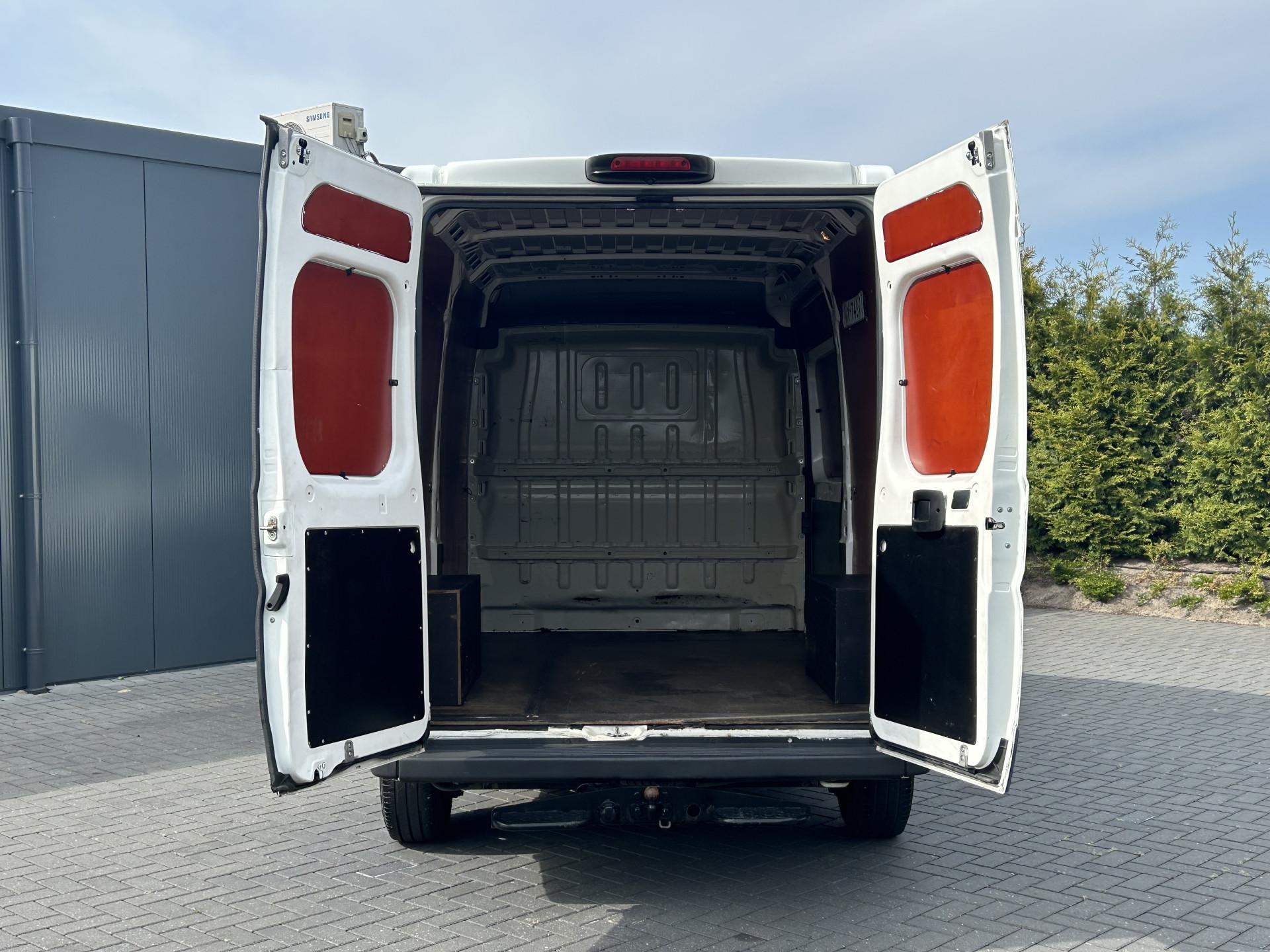 Foto 7 van Citroën 35 2.2 HDI 130 PK / L2H2 / AIRCO / NAVI / CAMERA / 3 TONS TREKHAAK / 3 - ZITS / BLUETOOTH