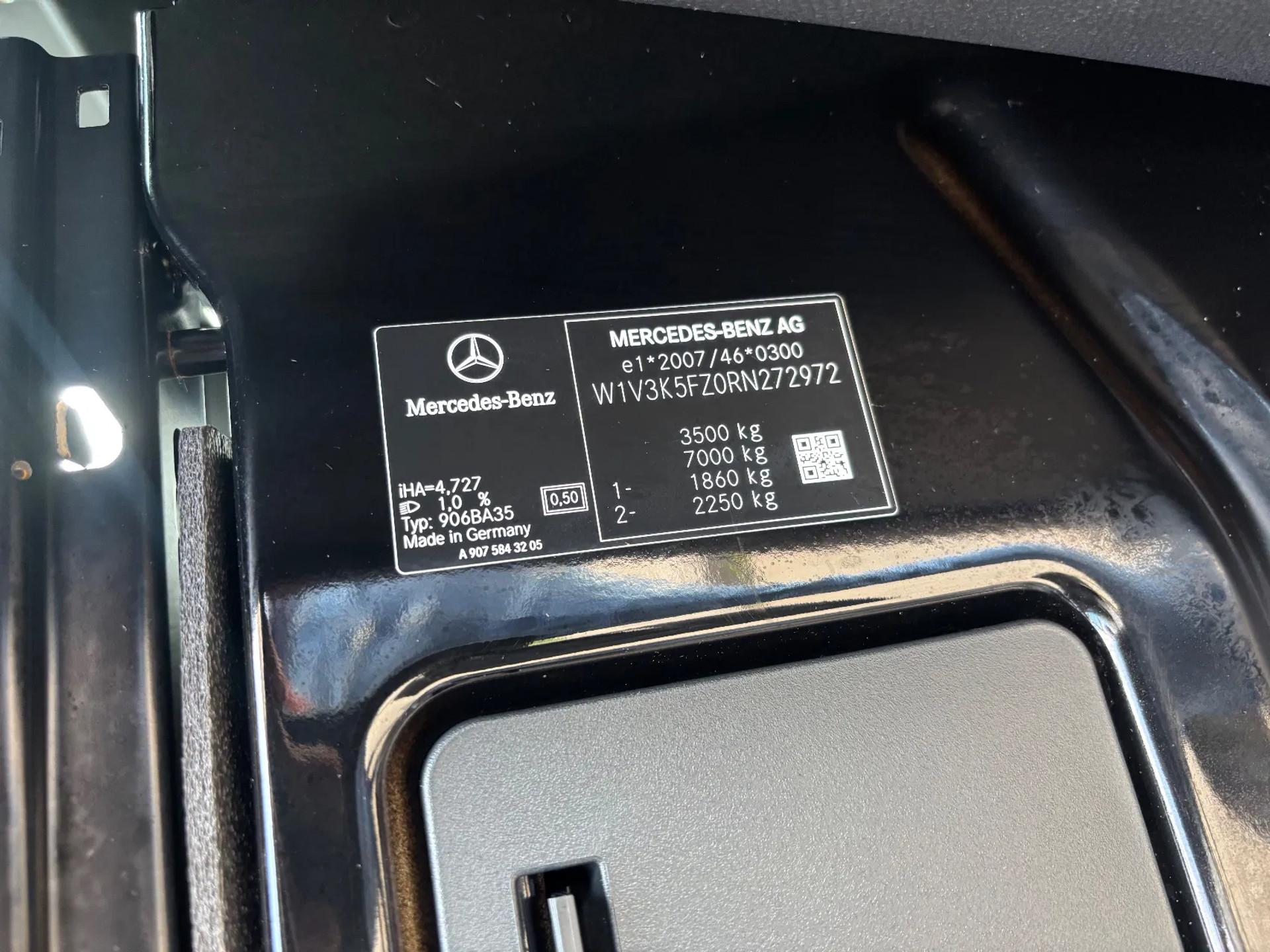 Foto 8 van Mercedes-Benz 317CDI Dubbelcabine Openlaadbak Airco 3500KG Trekhaak 15900KM BPM VRIJ 10 x op voorraad