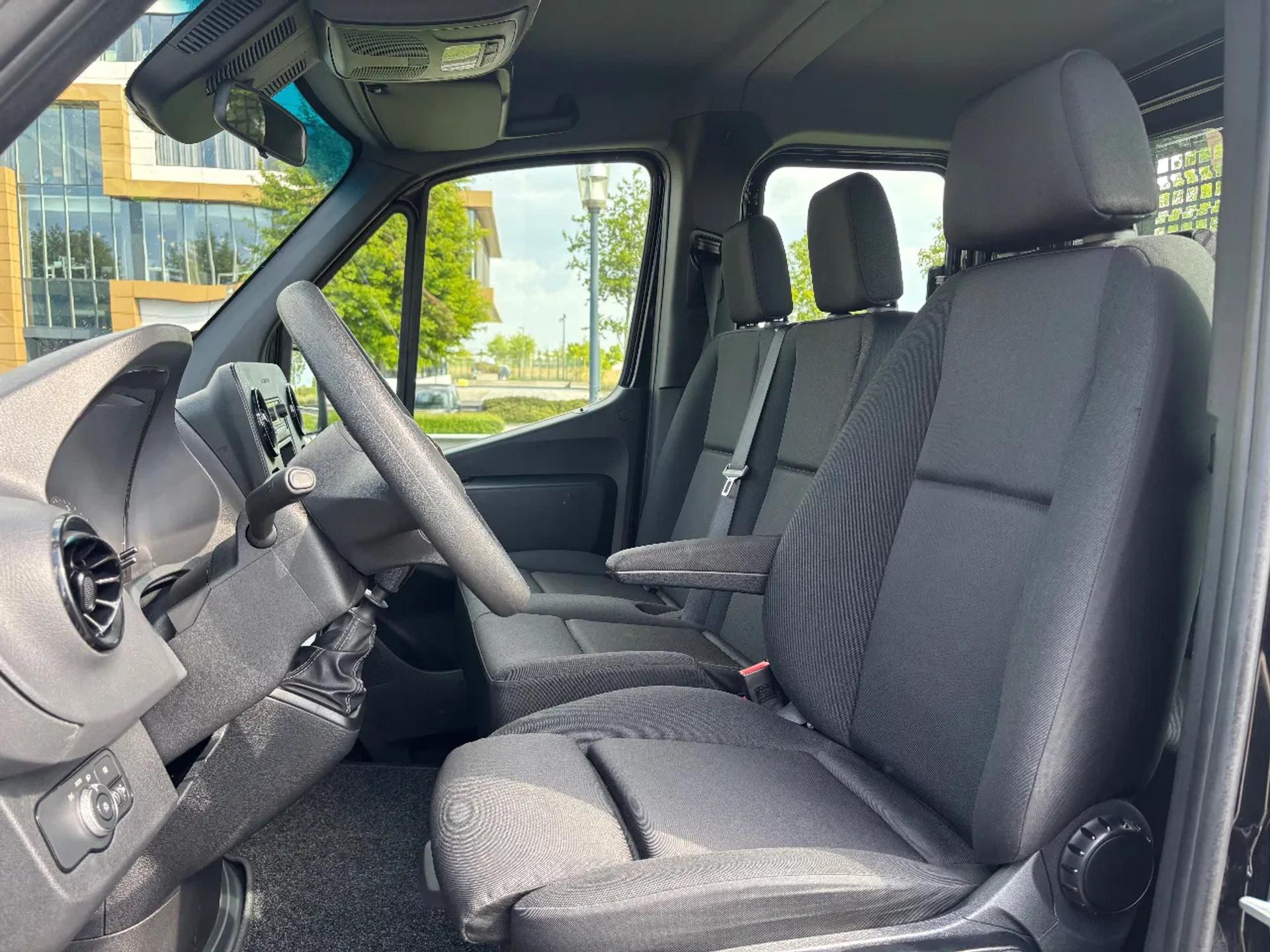 Foto 9 van Mercedes-Benz 317CDI Dubbelcabine Openlaadbak Airco 3500KG Trekhaak 15900KM BPM VRIJ 10 x op voorraad