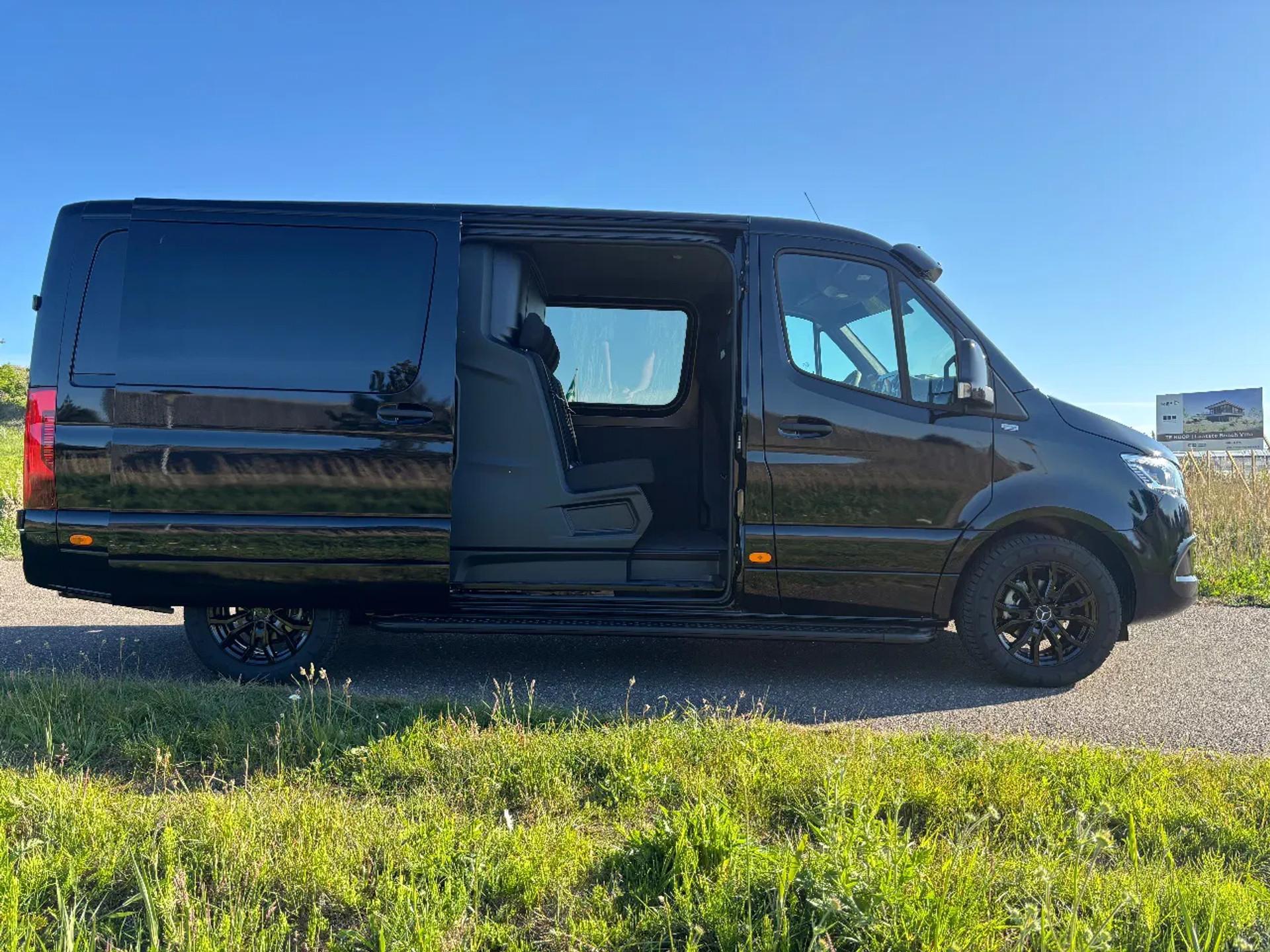 Foto 8 van Mercedes-Benz 319CDI L2H1 Dubbelcabine 6+1 Pers Automaat Airco Cruisecontrol 3500KG Trekhaak NIEUW BPM VRIJ