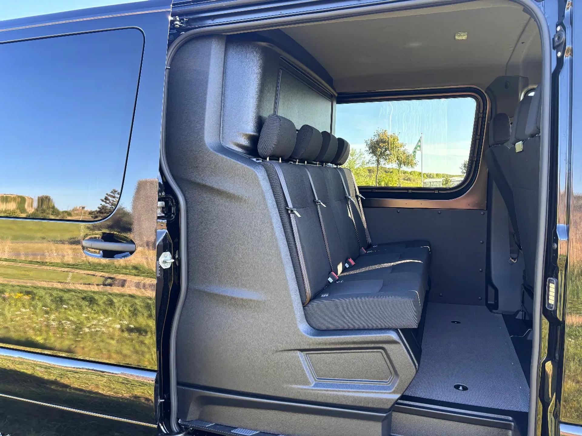 Foto 9 van Mercedes-Benz 319CDI L2H1 Dubbelcabine 6+1 Pers Automaat Airco Cruisecontrol 3500KG Trekhaak NIEUW BPM VRIJ