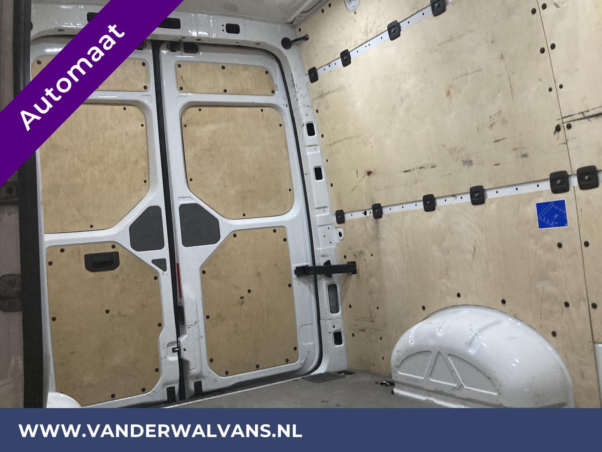Foto 15 van Volkswagen Crafter 2.0TDI 140pk DSG Automaat L3H3 (Oude L2H2) Euro6 Airco | Parkeersensoren | Apple Carplay