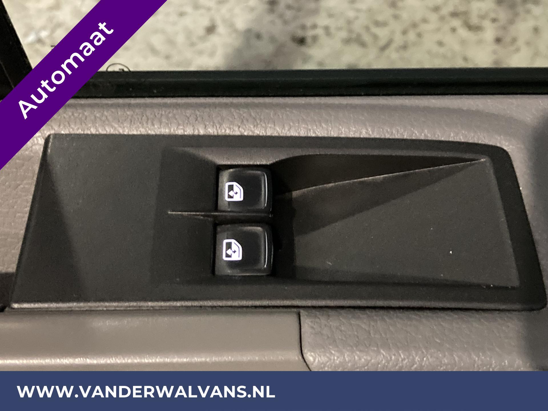 Foto 16 van Volkswagen Crafter 2.0TDI 140pk DSG Automaat L3H3 (Oude L2H2) Euro6 Airco | Parkeersensoren | Apple Carplay