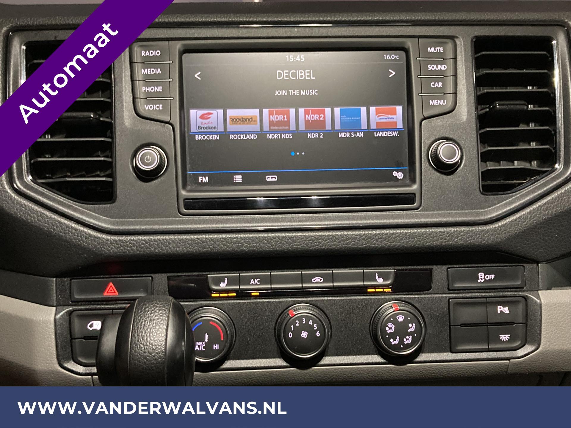 Foto 6 van Volkswagen Crafter 2.0TDI 140pk DSG Automaat L3H3 (Oude L2H2) Euro6 Airco | Parkeersensoren | Apple Carplay
