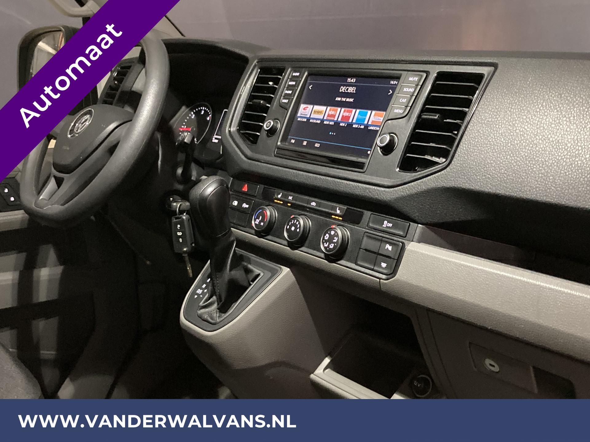 Foto 7 van Volkswagen Crafter 2.0TDI 140pk DSG Automaat L3H3 (Oude L2H2) Euro6 Airco | Parkeersensoren | Apple Carplay
