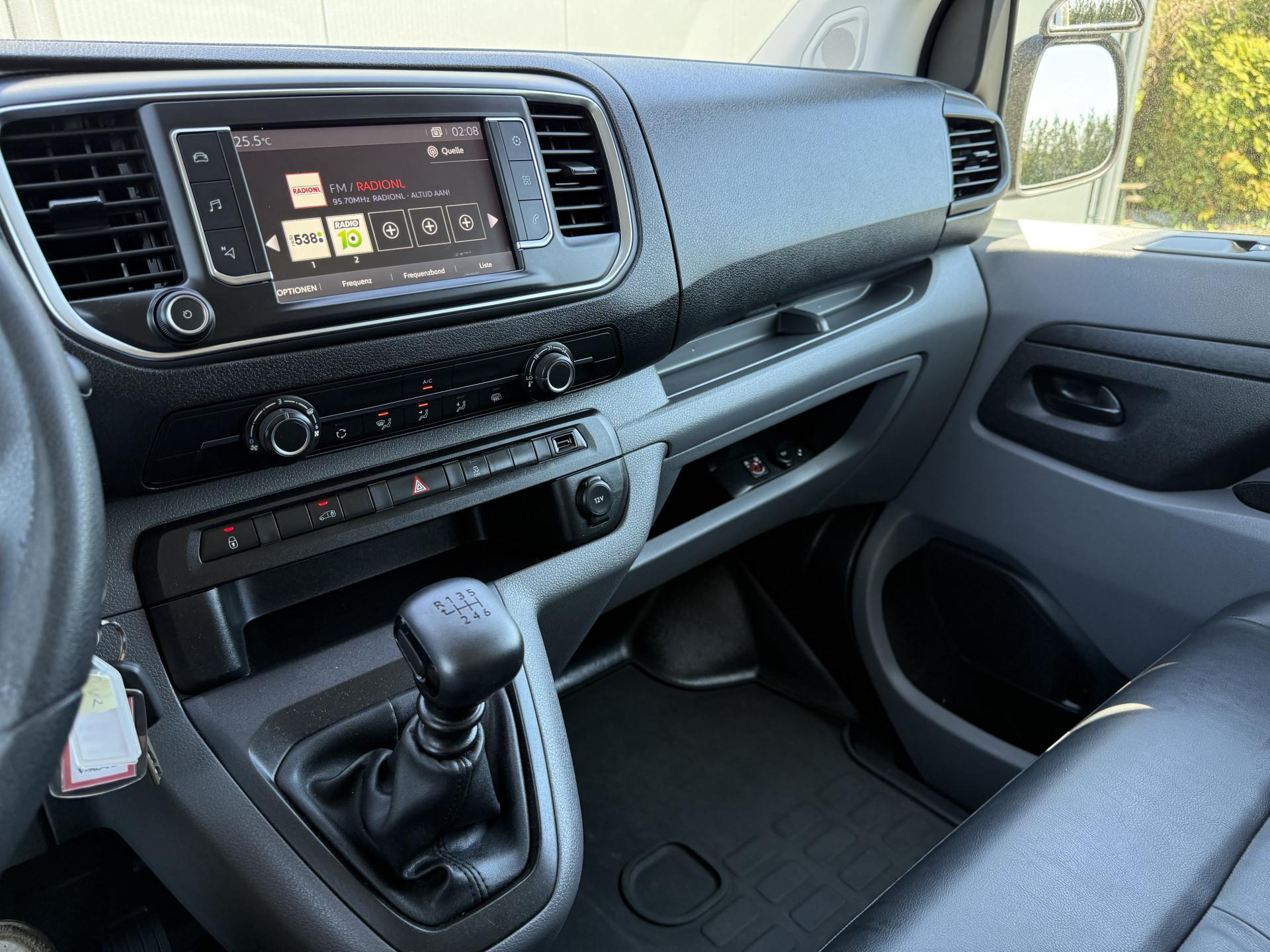 Foto 12 van Citroën 2.0 BlueHDI 123 PK / L3H1 / DUBBELE CABINE 6-PERS / 2.5 TONS TREKHAAK / AIRCO / CRUISE / NAVI / CARPLAY