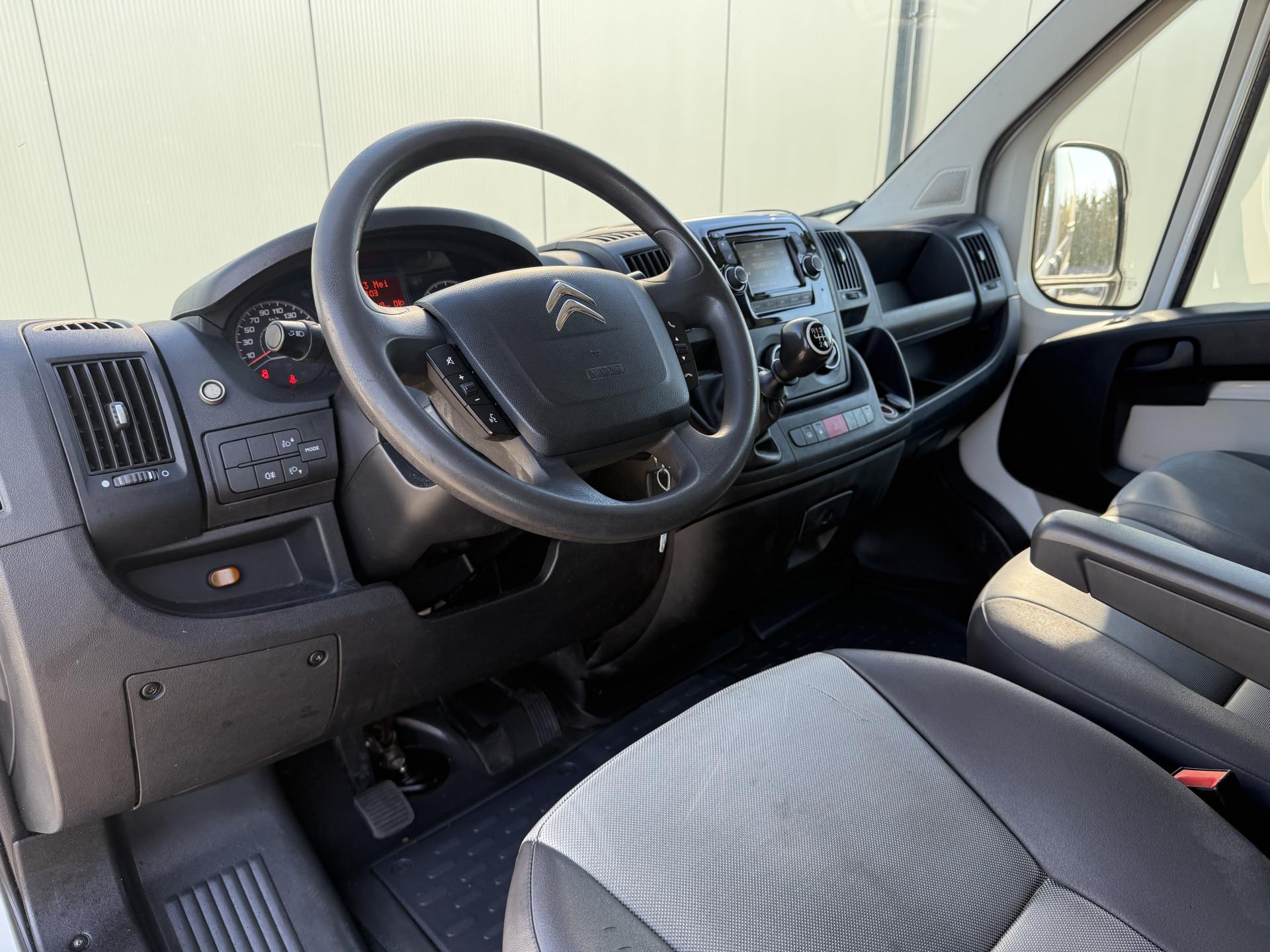 Foto 10 van Citroën 35 2.2 HDI 150 PK / L3H2 MAXI / DUBBELE CABINE 7-PERS / AIRCO / CAMERA / INRICHTING / 3 TONS TREKHAAK