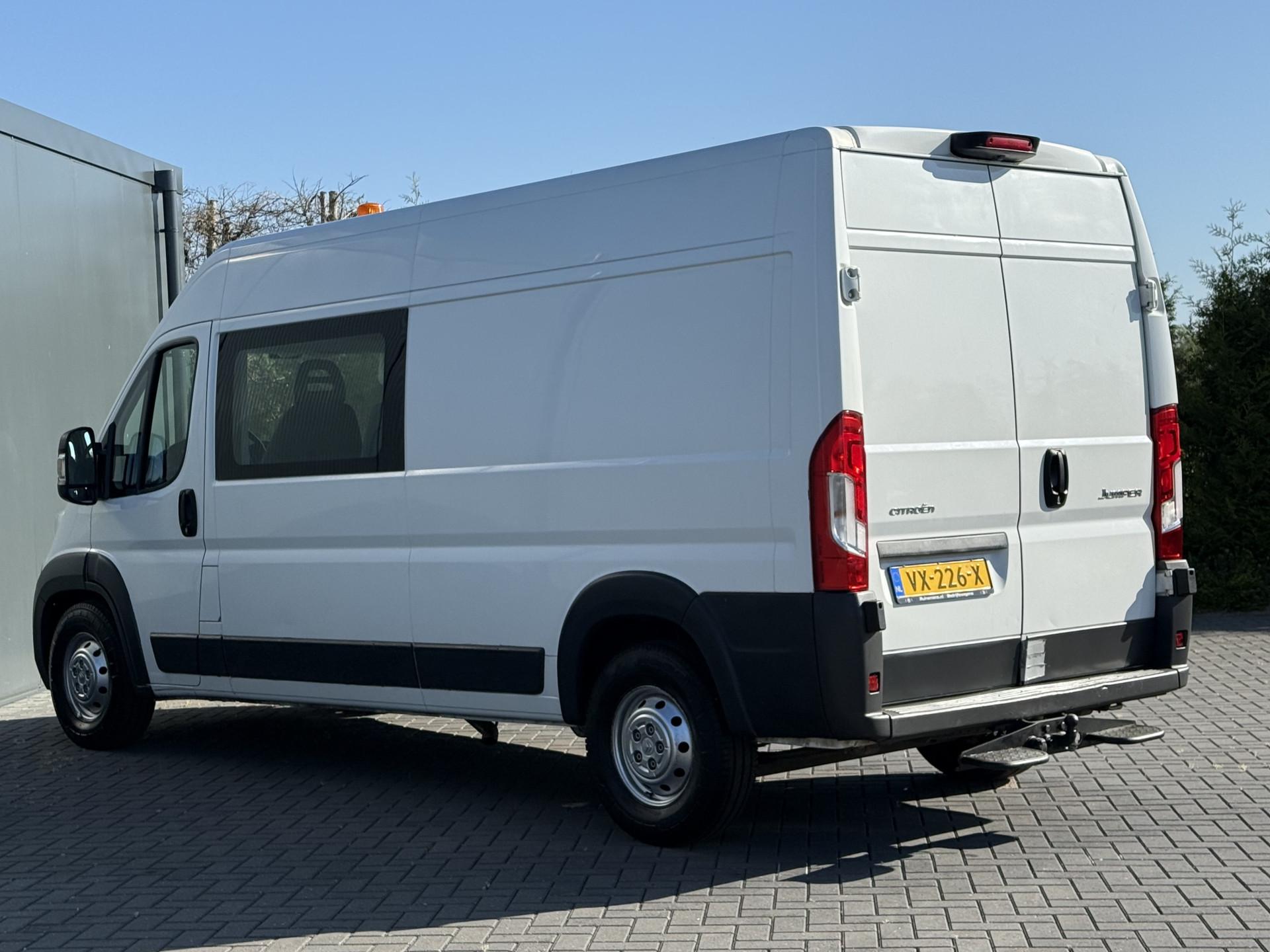 Foto 4 van Citroën 35 2.2 HDI 150 PK / L3H2 MAXI / DUBBELE CABINE 7-PERS / AIRCO / CAMERA / INRICHTING / 3 TONS TREKHAAK