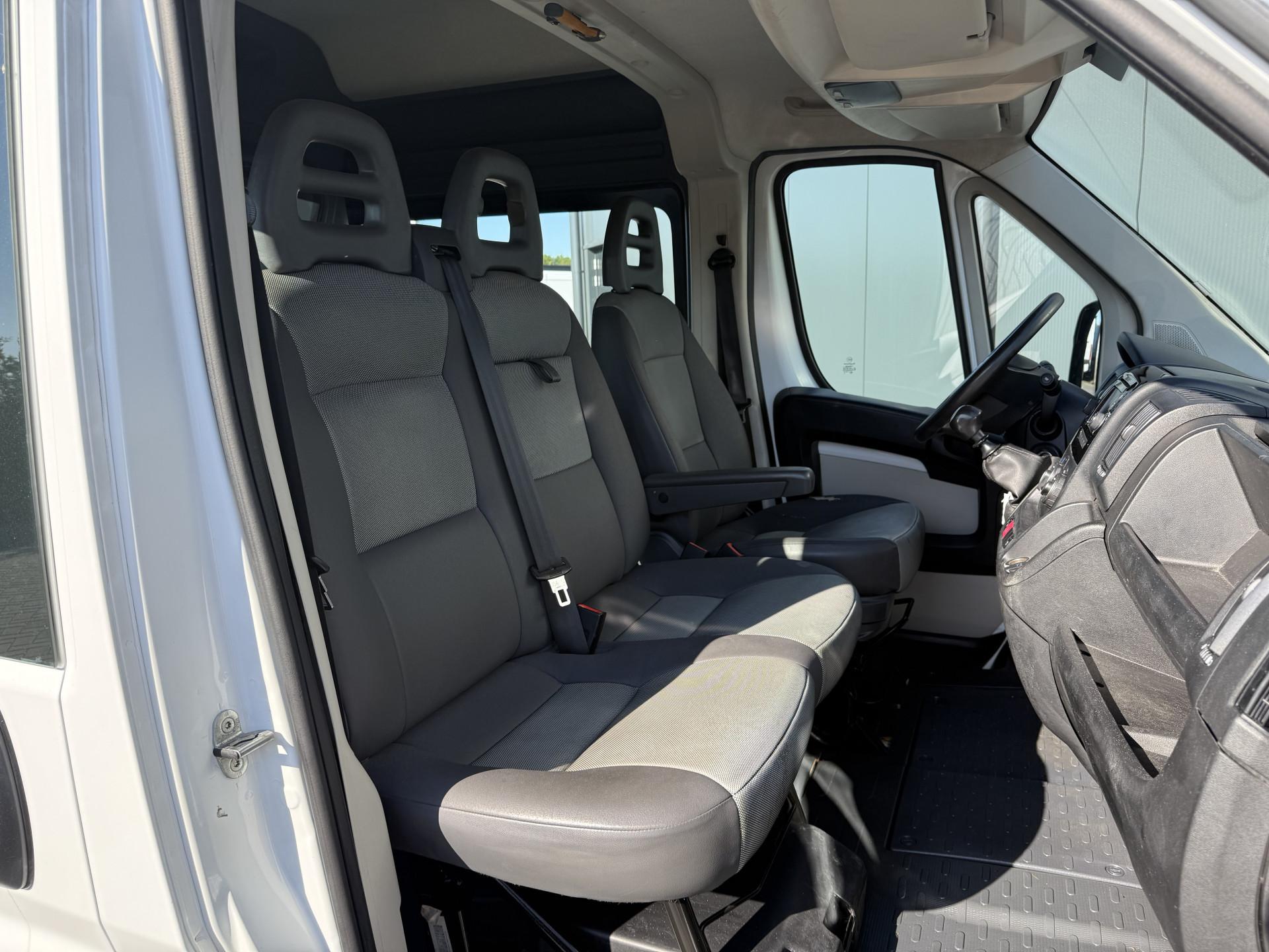 Foto 9 van Citroën 35 2.2 HDI 150 PK / L3H2 MAXI / DUBBELE CABINE 7-PERS / AIRCO / CAMERA / INRICHTING / 3 TONS TREKHAAK