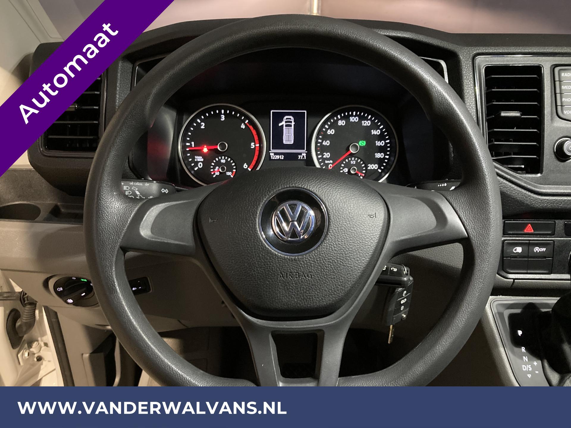 Foto 14 van Volkswagen Crafter 2.0TDI 140pk Automaat L3H3 (Oude L2H2) Euro6 Airco | Parkeersensoren | Apple Carplay