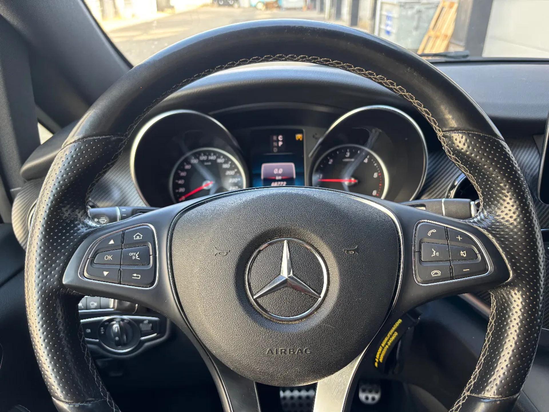 Foto 18 van Mercedes-Benz V300D Extra Lang Dubbelcabine Airco Navi Cruisecontrol 68700KM