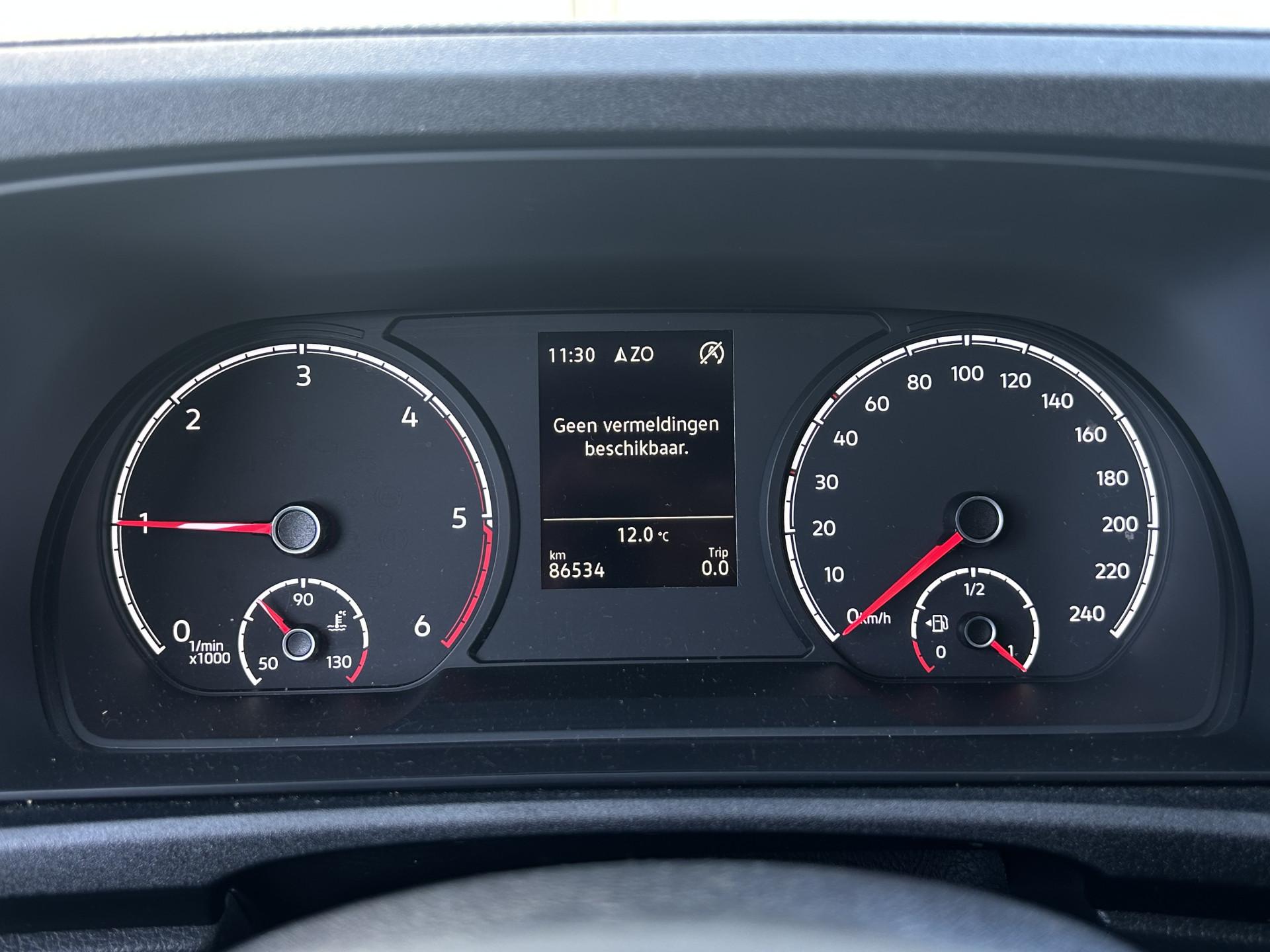 Foto 11 van Volkswagen 2.0 TDI Comfort / L1H1 / 1e EIG. / ZEER COMPLEET / AIRCO / CRUISE / NAVI / CAMERA / APPLE CARPLAY