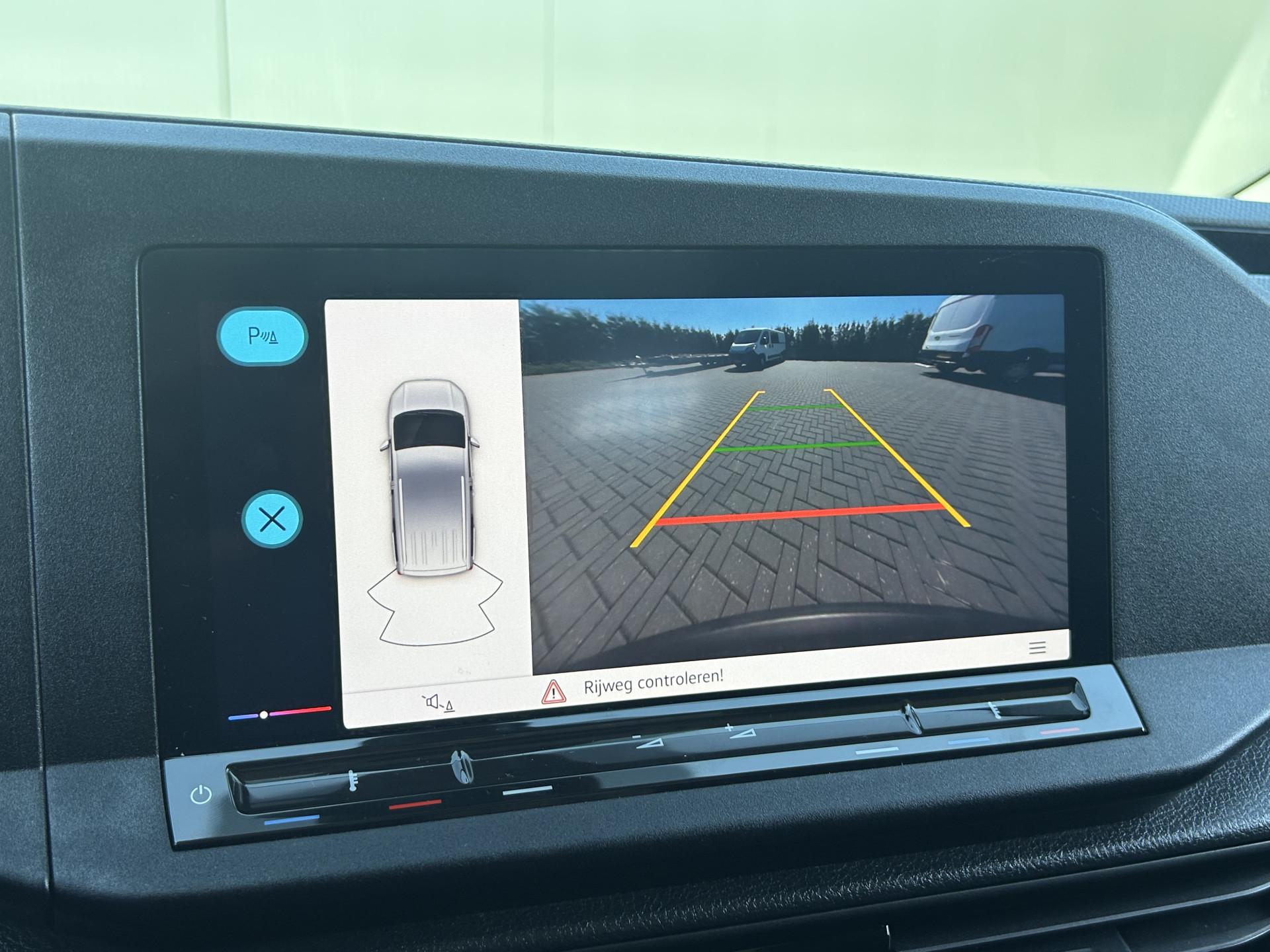 Foto 16 van Volkswagen 2.0 TDI Comfort / L1H1 / 1e EIG. / ZEER COMPLEET / AIRCO / CRUISE / NAVI / CAMERA / APPLE CARPLAY