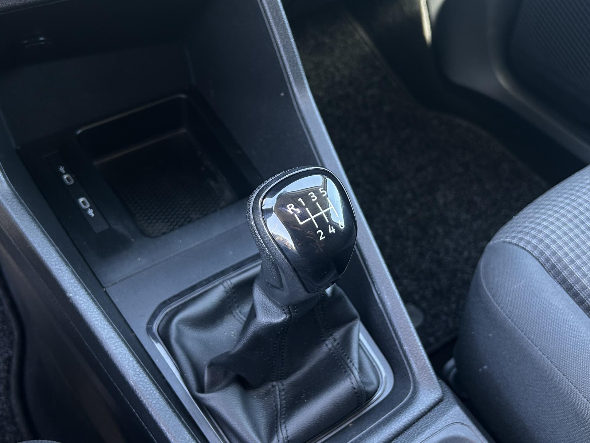 Foto 17 van Volkswagen 2.0 TDI Comfort / L1H1 / 1e EIG. / ZEER COMPLEET / AIRCO / CRUISE / NAVI / CAMERA / APPLE CARPLAY
