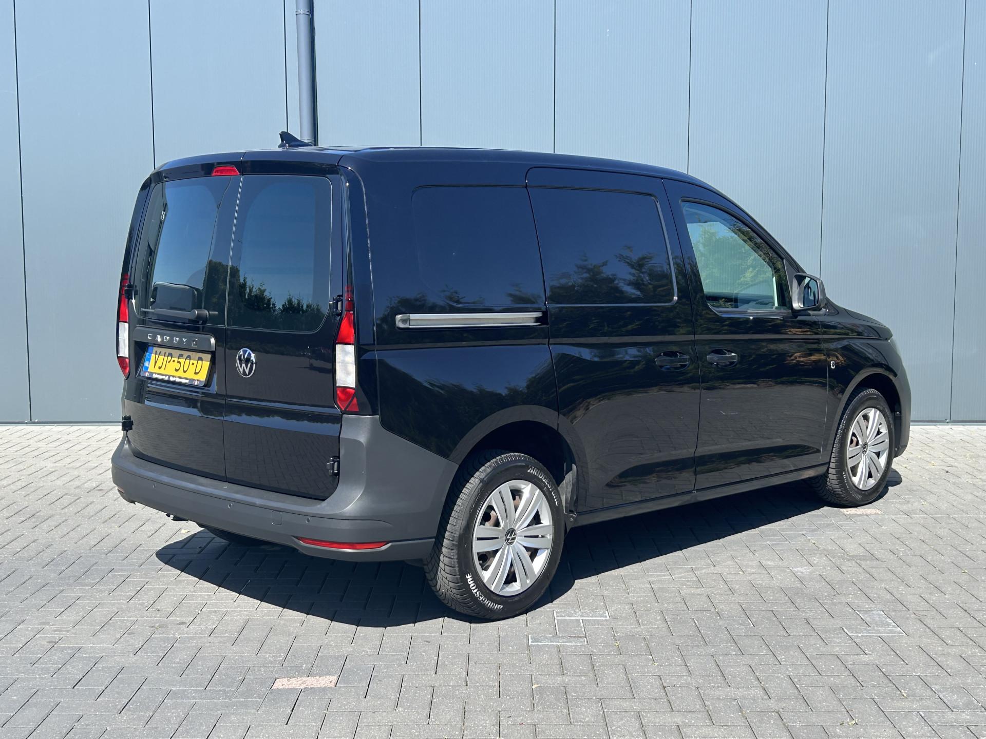 Foto 2 van Volkswagen 2.0 TDI Comfort / L1H1 / 1e EIG. / ZEER COMPLEET / AIRCO / CRUISE / NAVI / CAMERA / APPLE CARPLAY