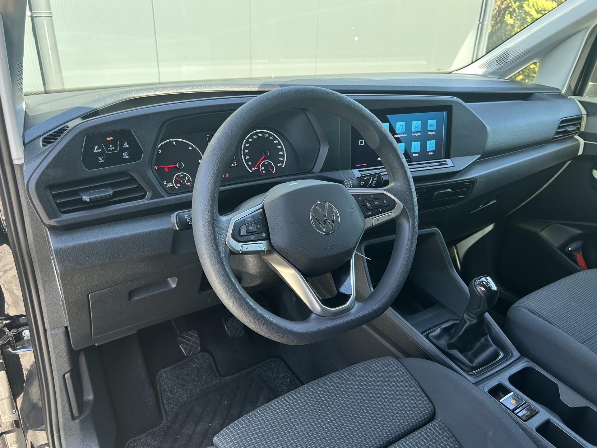 Foto 6 van Volkswagen 2.0 TDI Comfort / L1H1 / 1e EIG. / ZEER COMPLEET / AIRCO / CRUISE / NAVI / CAMERA / APPLE CARPLAY