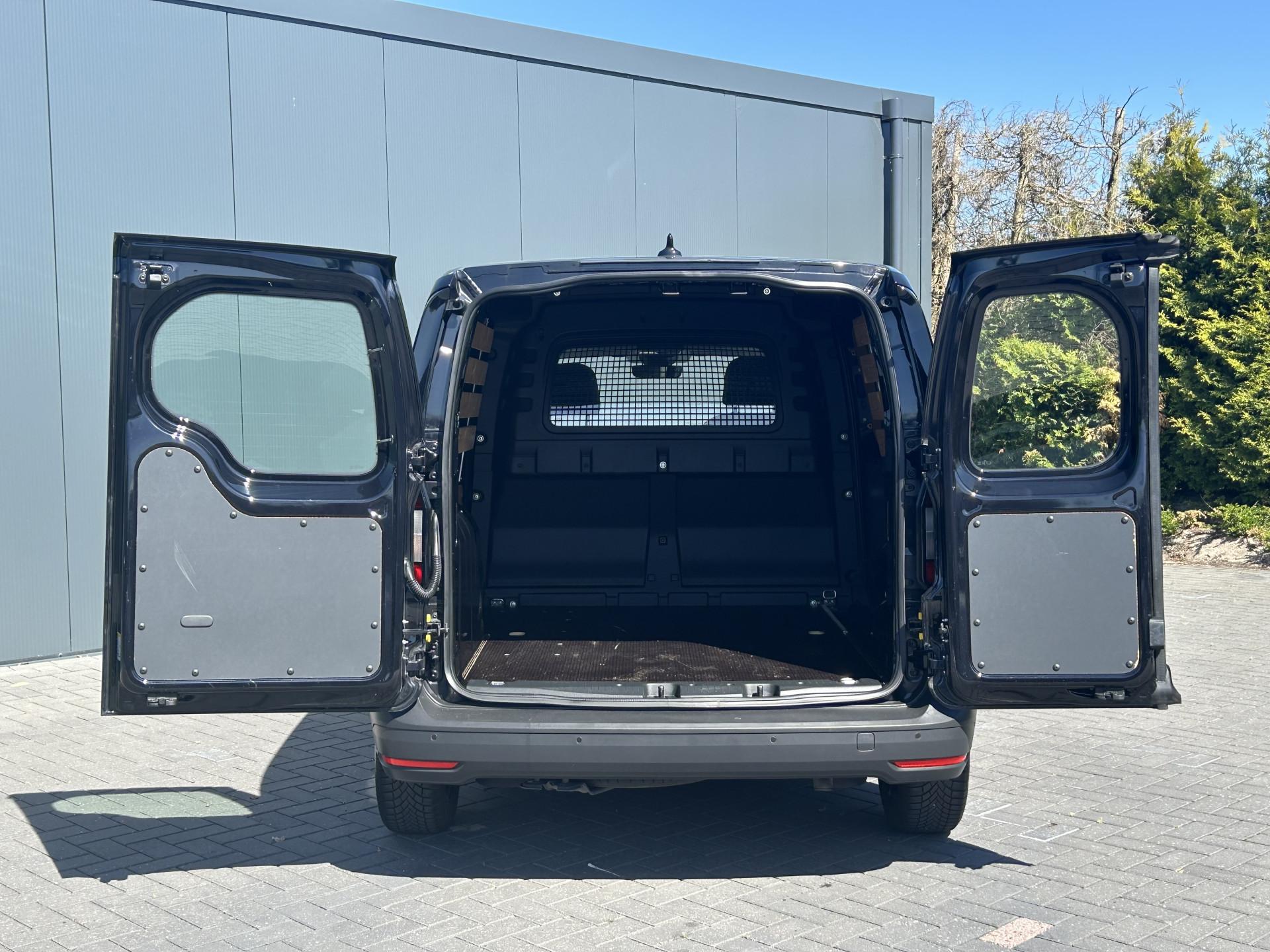 Foto 7 van Volkswagen 2.0 TDI Comfort / L1H1 / 1e EIG. / ZEER COMPLEET / AIRCO / CRUISE / NAVI / CAMERA / APPLE CARPLAY