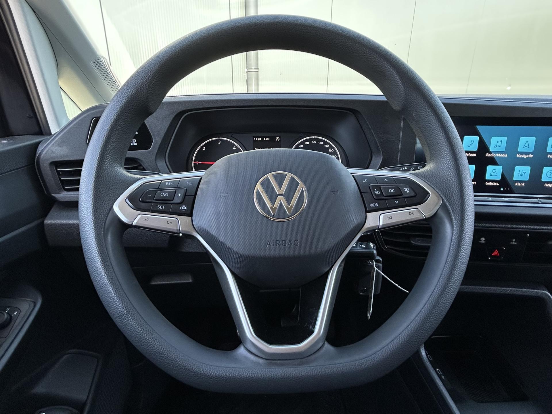 Foto 9 van Volkswagen 2.0 TDI Comfort / L1H1 / 1e EIG. / ZEER COMPLEET / AIRCO / CRUISE / NAVI / CAMERA / APPLE CARPLAY