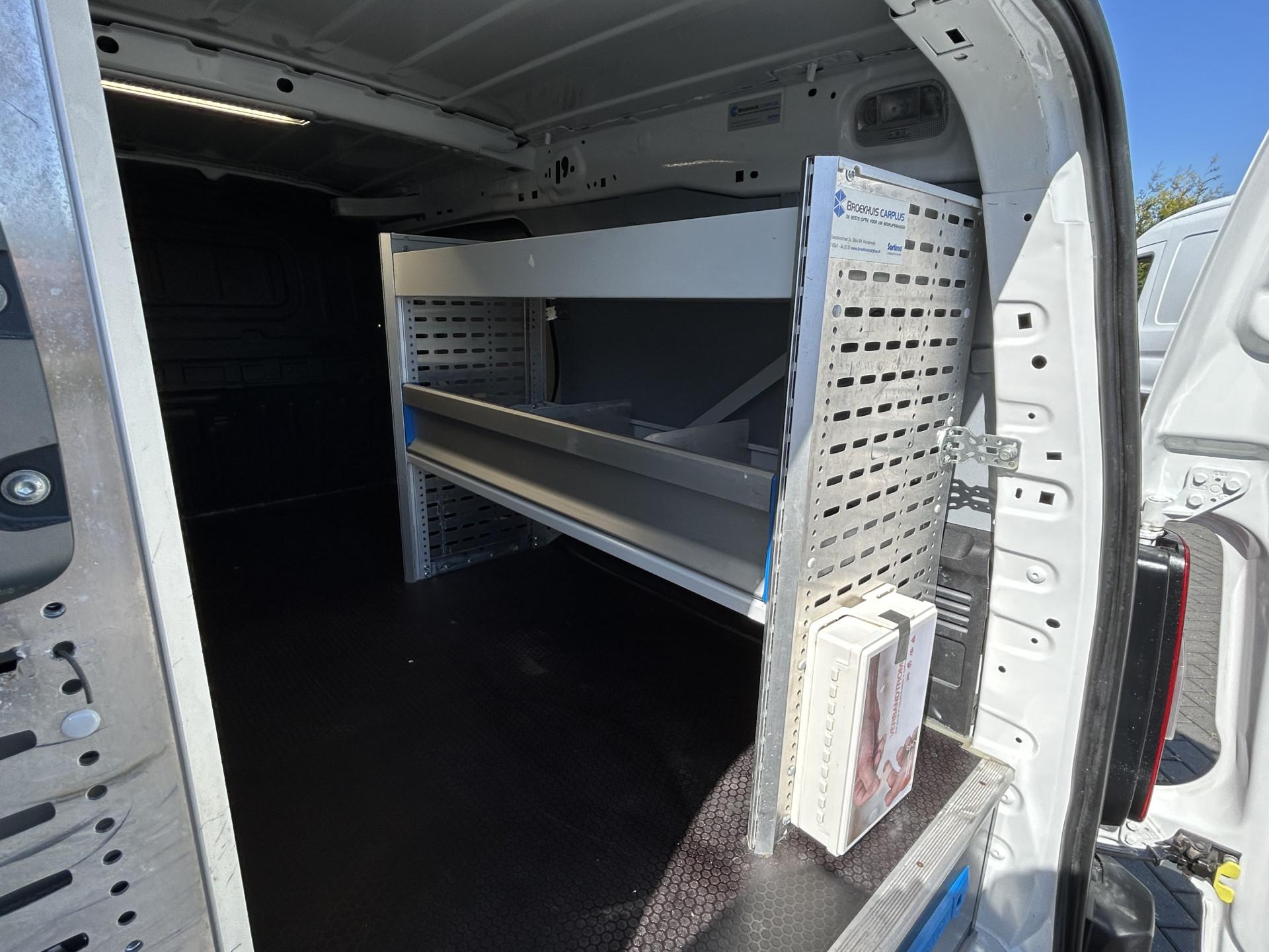 Foto 9 van Opel 1.6D Edition / L2H1 / 1e EIG. / AIRCO / CRUISE / NAVI / BLUETOOTH / SORTIMO INRICHTING