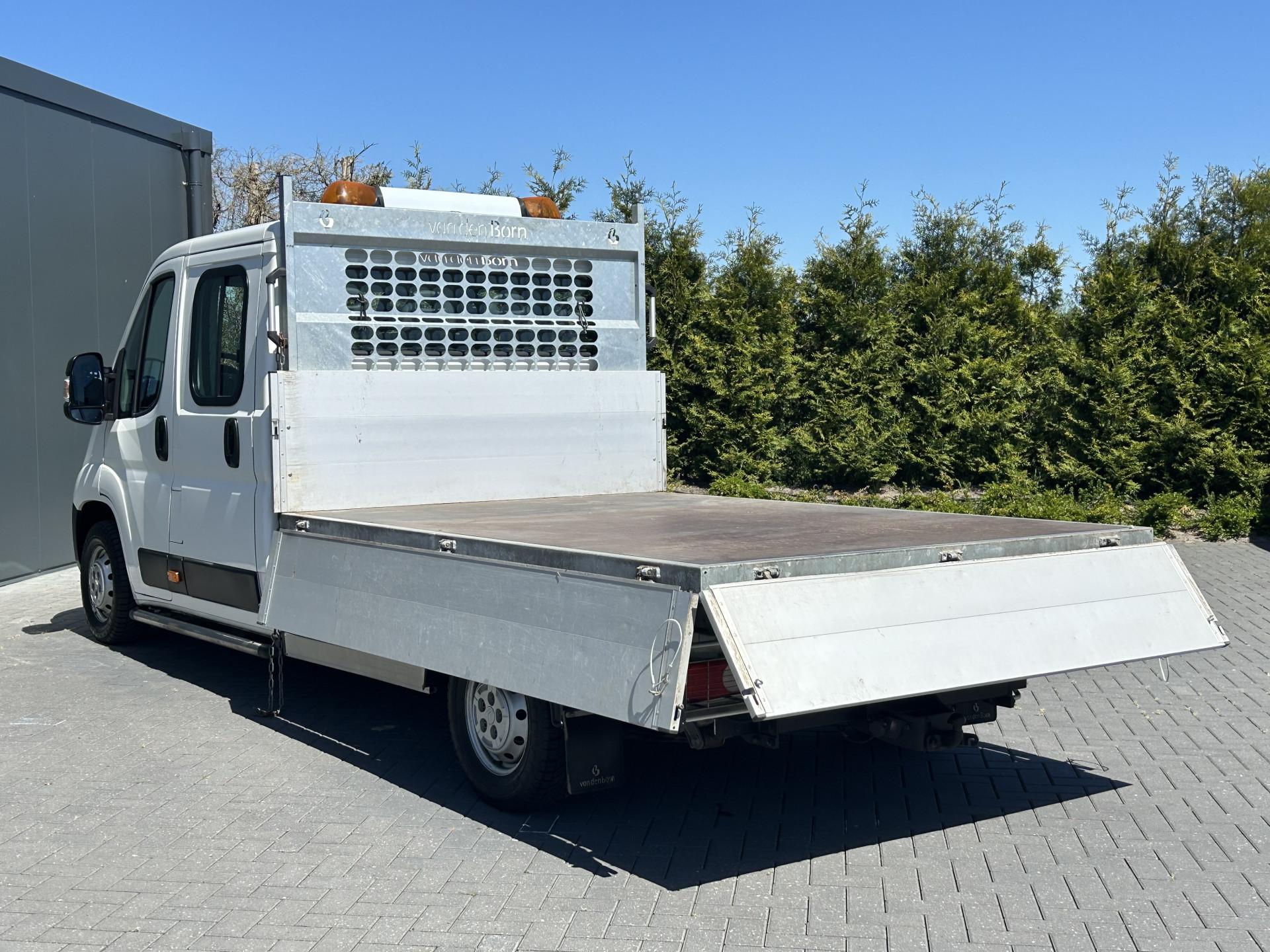 Foto 9 van Citroën 2.2 BlueHDi 141 PK EURO 6 / L4 MAXI / KIPPER / 7 PERS / DUBBELE CABINE / PICK UP / 2.5 TONS TREKHAAK / LED