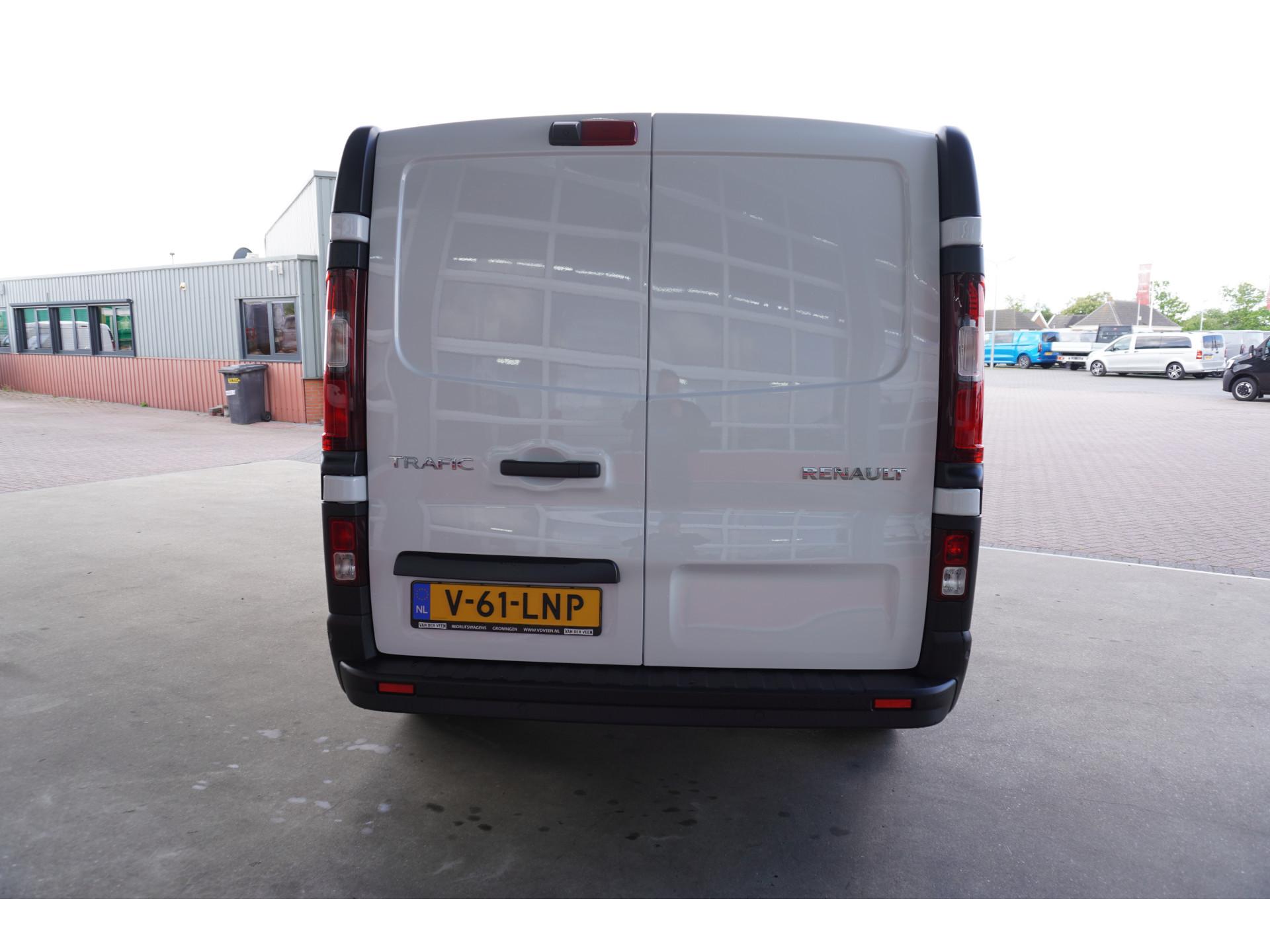 Foto 6 van Renault 2.0 Blue dCi 150PK T30 L2H1 Advance