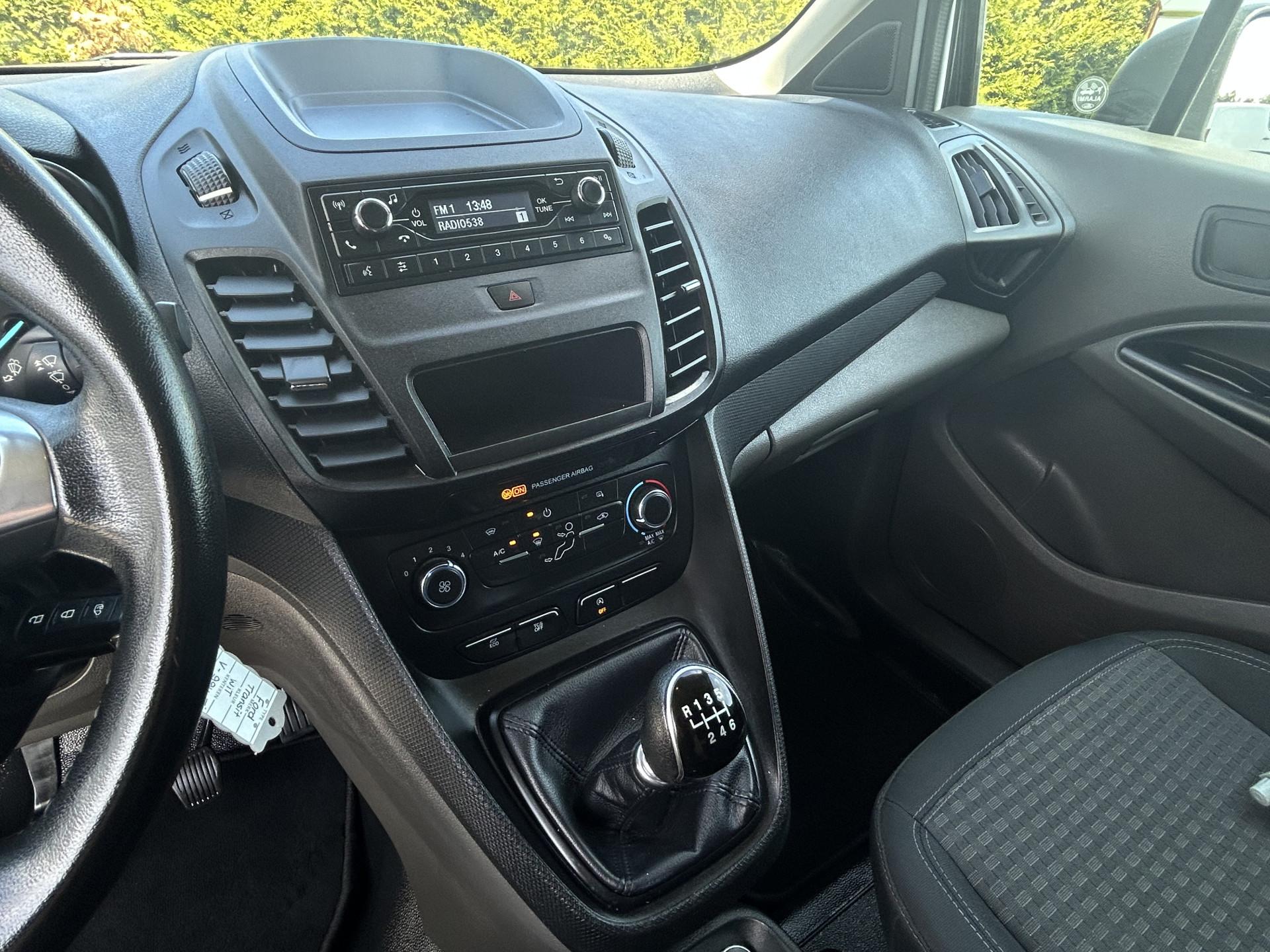 Foto 13 van Ford 1.5 EcoBlue Trend HP / L2H1 / 1e EIG. / AIRCO / CRUISE / INRICHTING / TREKHAAK