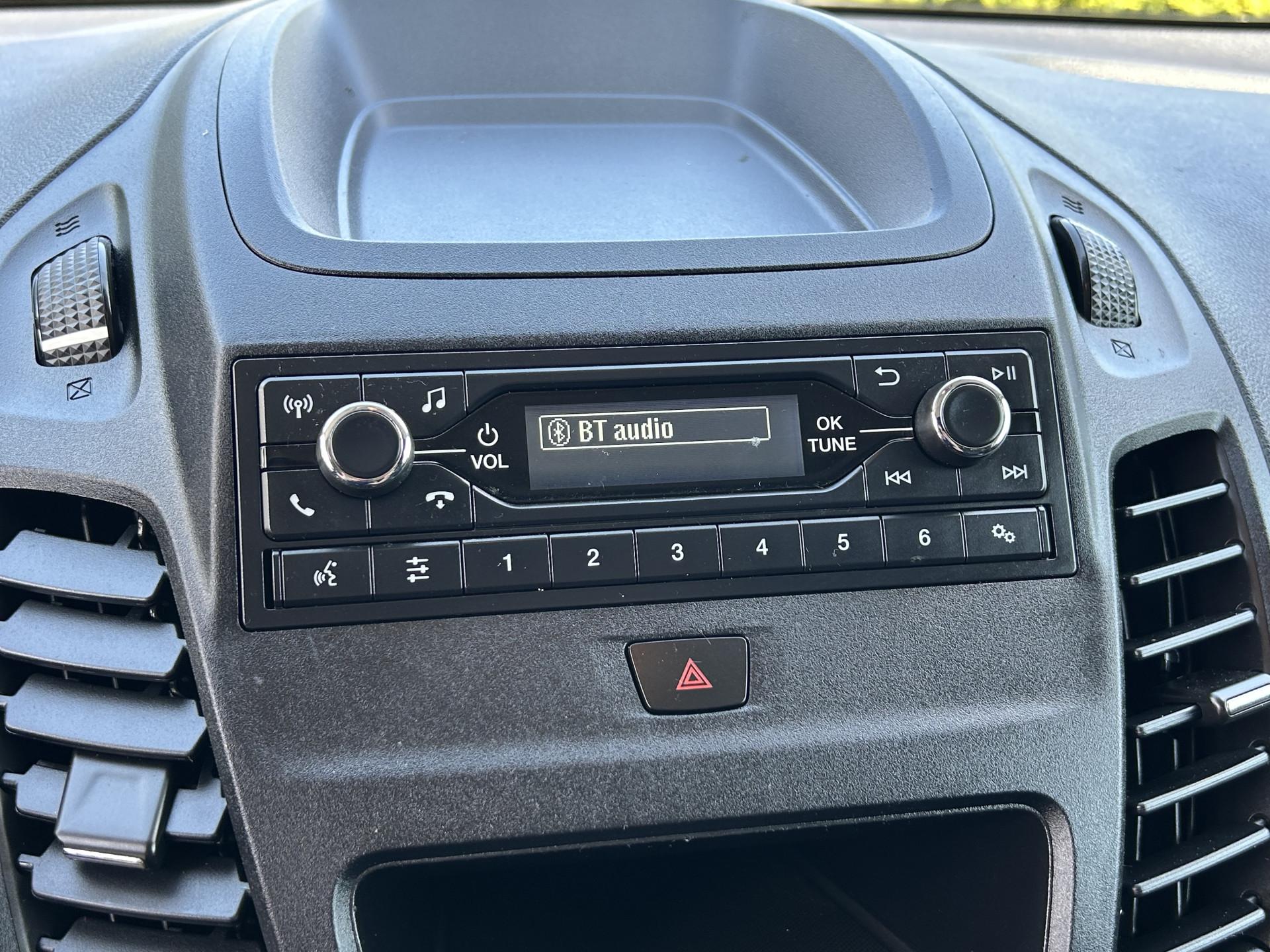 Foto 16 van Ford 1.5 EcoBlue Trend HP / L2H1 / 1e EIG. / AIRCO / CRUISE / INRICHTING / TREKHAAK