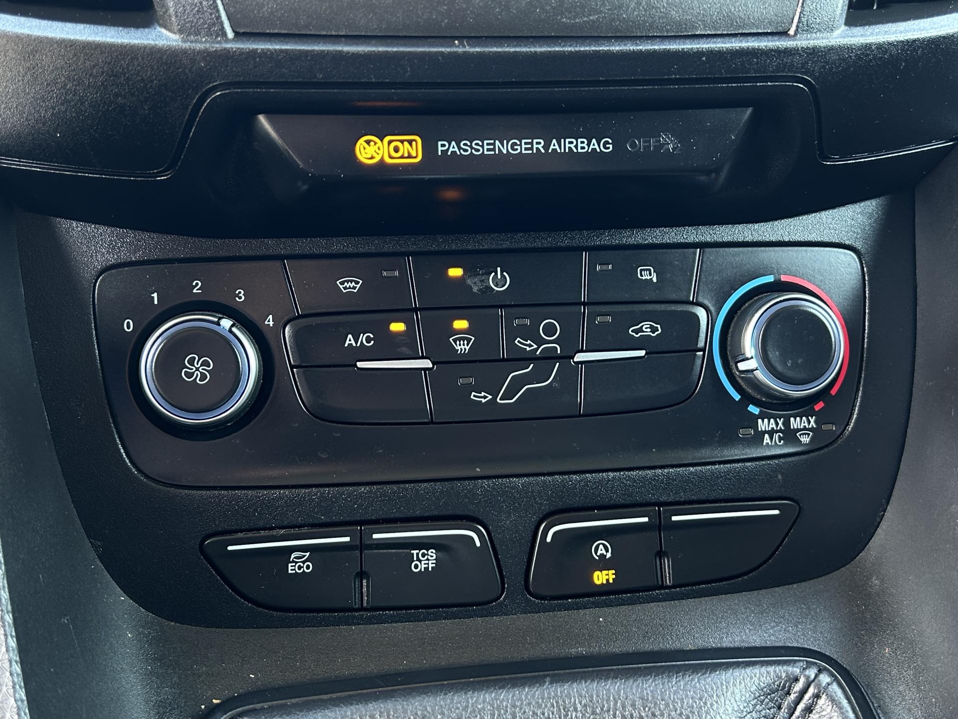 Foto 17 van Ford 1.5 EcoBlue Trend HP / L2H1 / 1e EIG. / AIRCO / CRUISE / INRICHTING / TREKHAAK