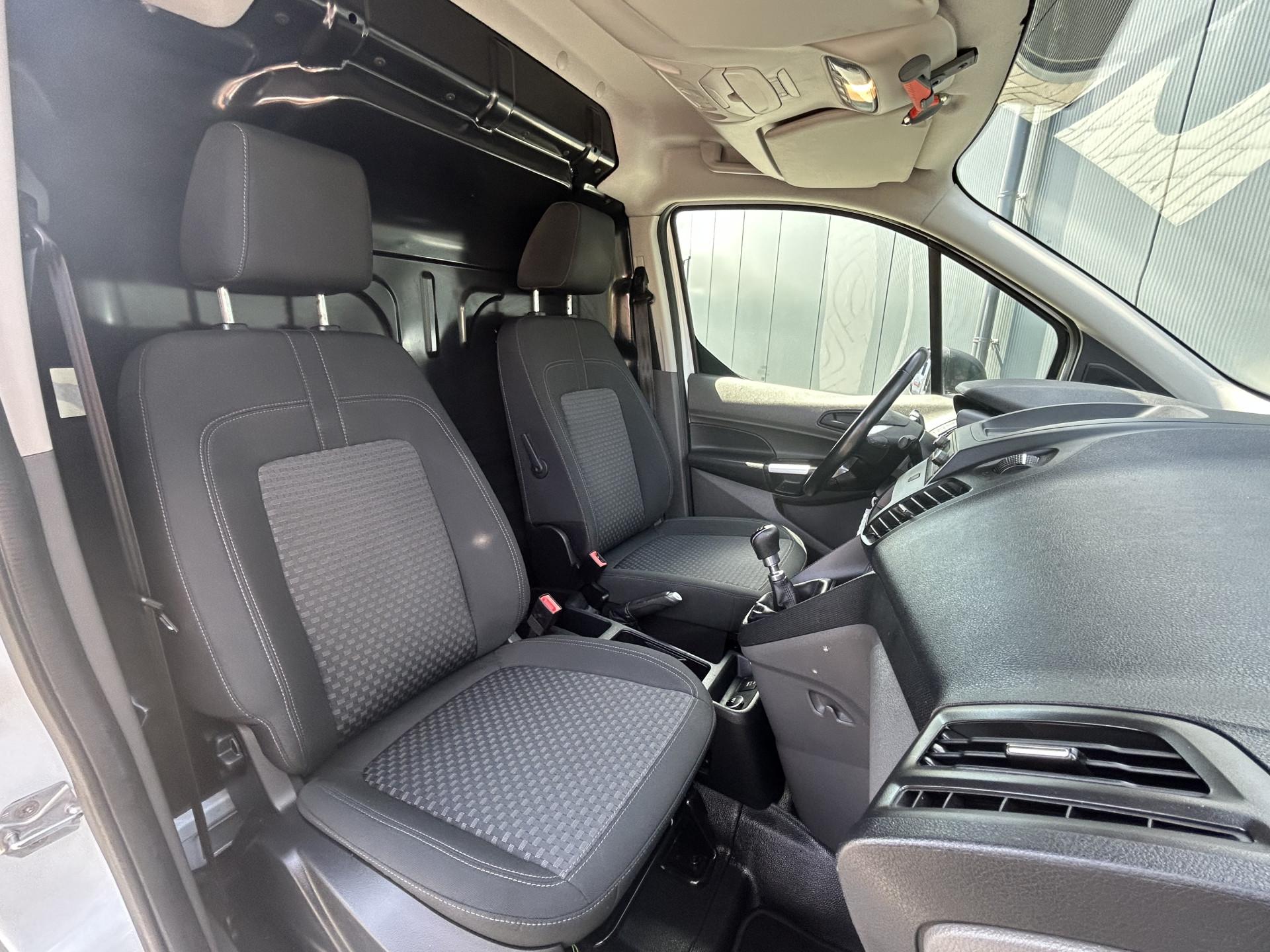 Foto 5 van Ford 1.5 EcoBlue Trend HP / L2H1 / 1e EIG. / AIRCO / CRUISE / INRICHTING / TREKHAAK