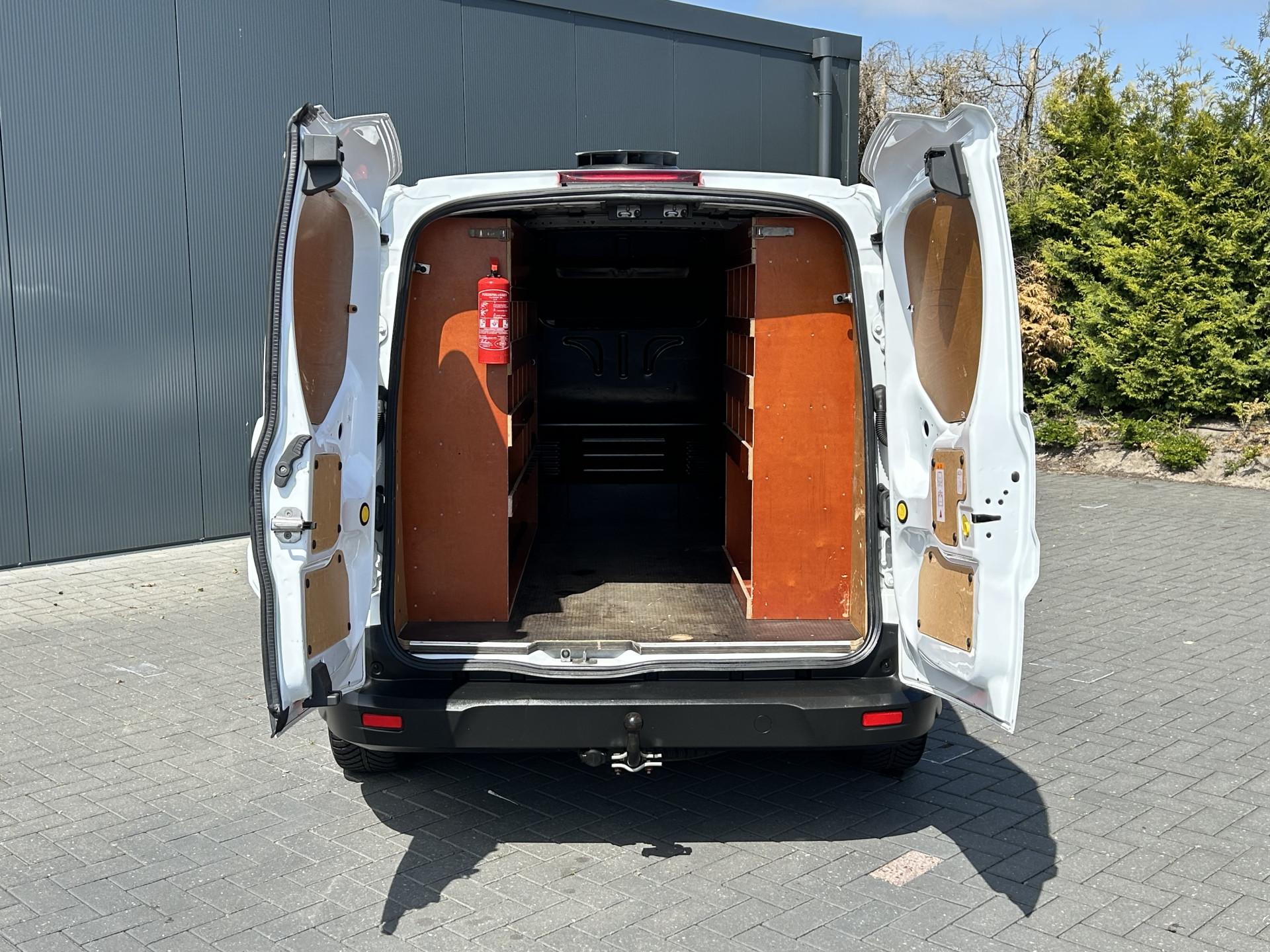 Foto 7 van Ford 1.5 EcoBlue Trend HP / L2H1 / 1e EIG. / AIRCO / CRUISE / INRICHTING / TREKHAAK