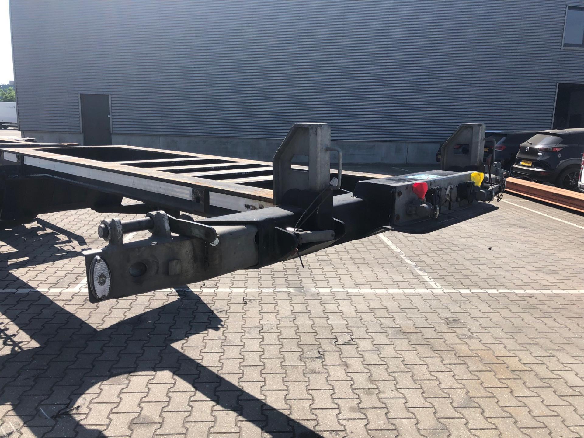 Foto 3 van Renders Euro 800 Multi Container Chassis