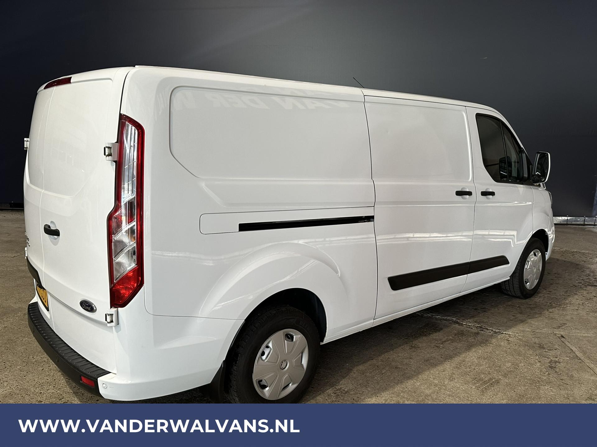 Foto 16 van Ford Transit Custom 2.0 TDCI L2H1 Euro6 Airco | Camera | Navigatie | LED | Apple Carplay