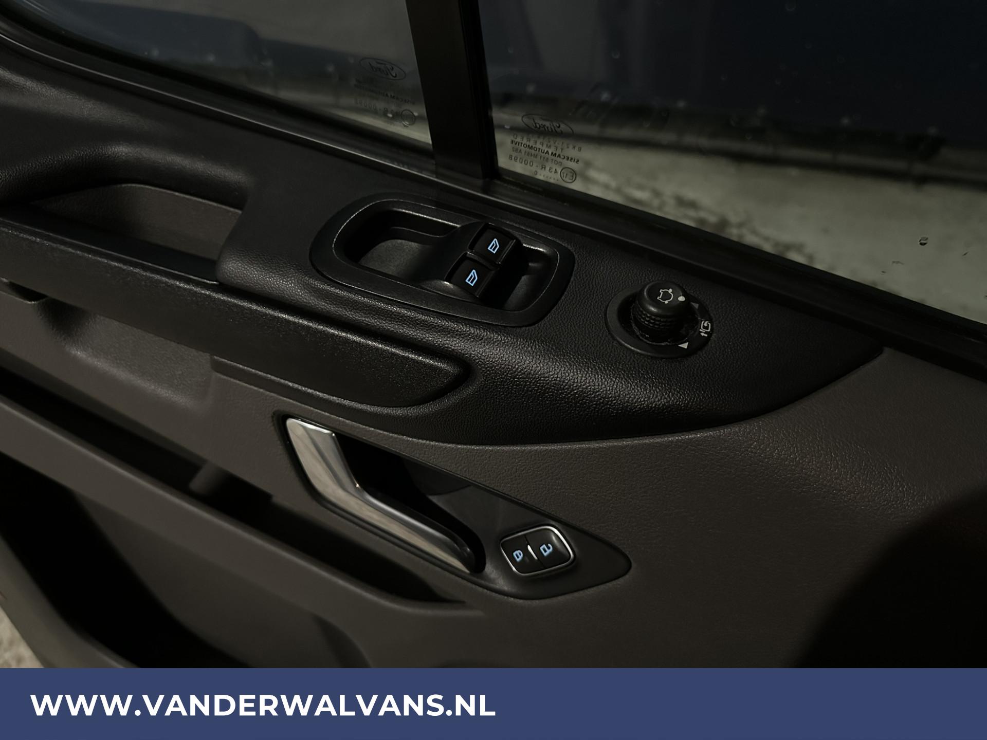 Foto 19 van Ford Transit Custom 2.0 TDCI L2H1 Euro6 Airco | Camera | Navigatie | LED | Apple Carplay