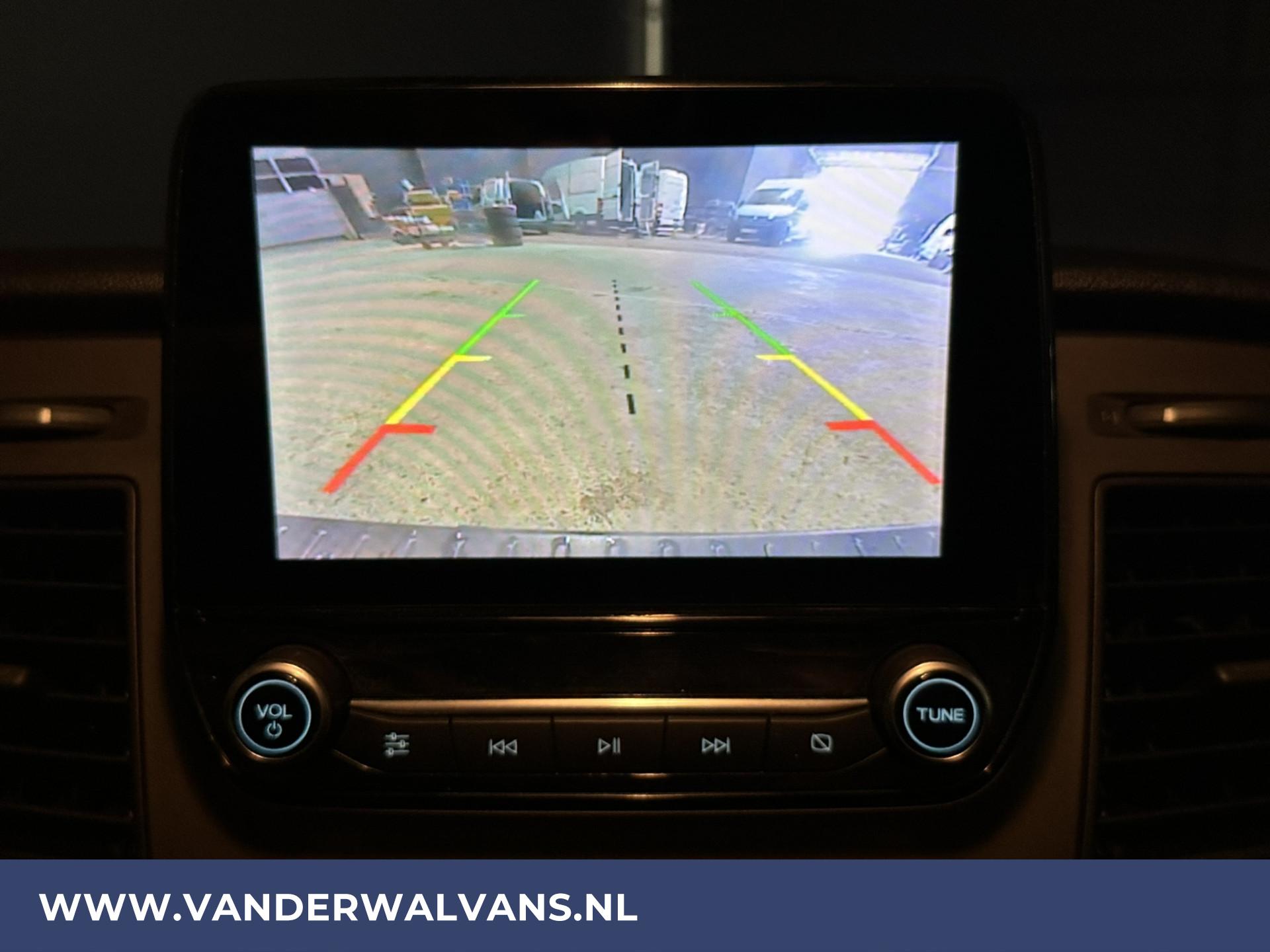 Foto 6 van Ford Transit Custom 2.0 TDCI L2H1 Euro6 Airco | Camera | Navigatie | LED | Apple Carplay