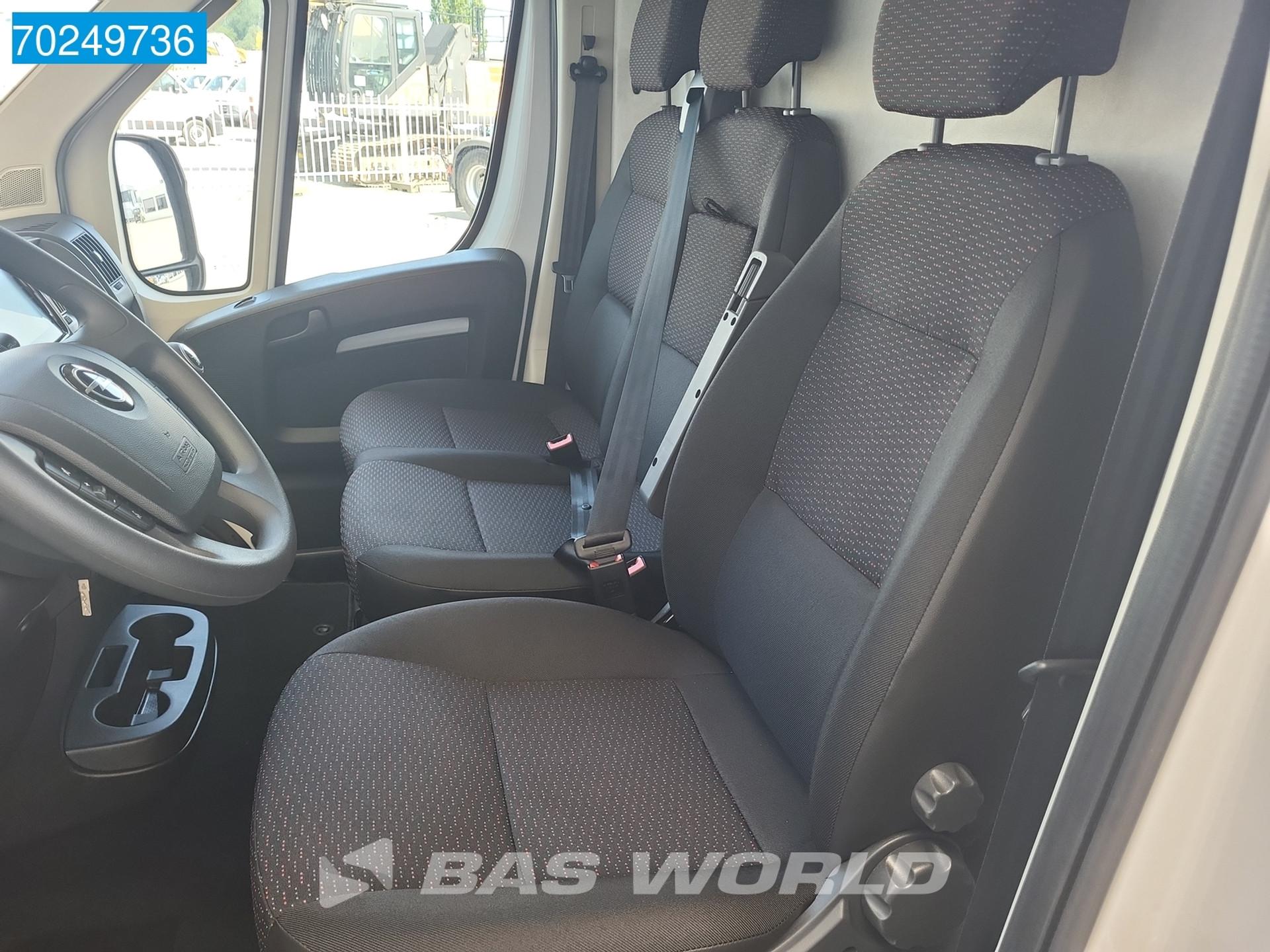 Foto 16 van Opel Movano 140PK L3H2 Airco Cruise Parkeersensoren CarPlay Fabrieksgarantie 13m3 Airco Cruise control