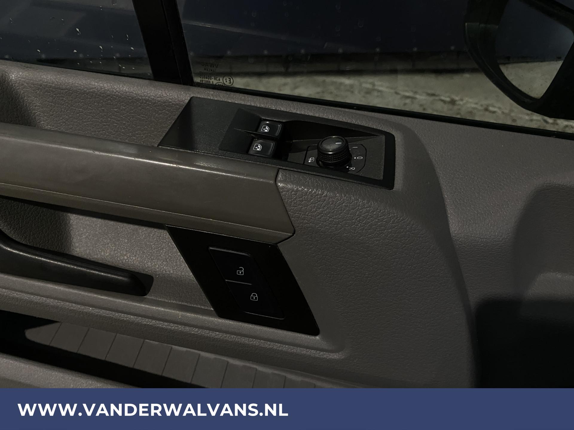 Foto 14 van Volkswagen Crafter 2.0TDI L3H2 L2H1 Airco | Camera | Bijrijdersbank |