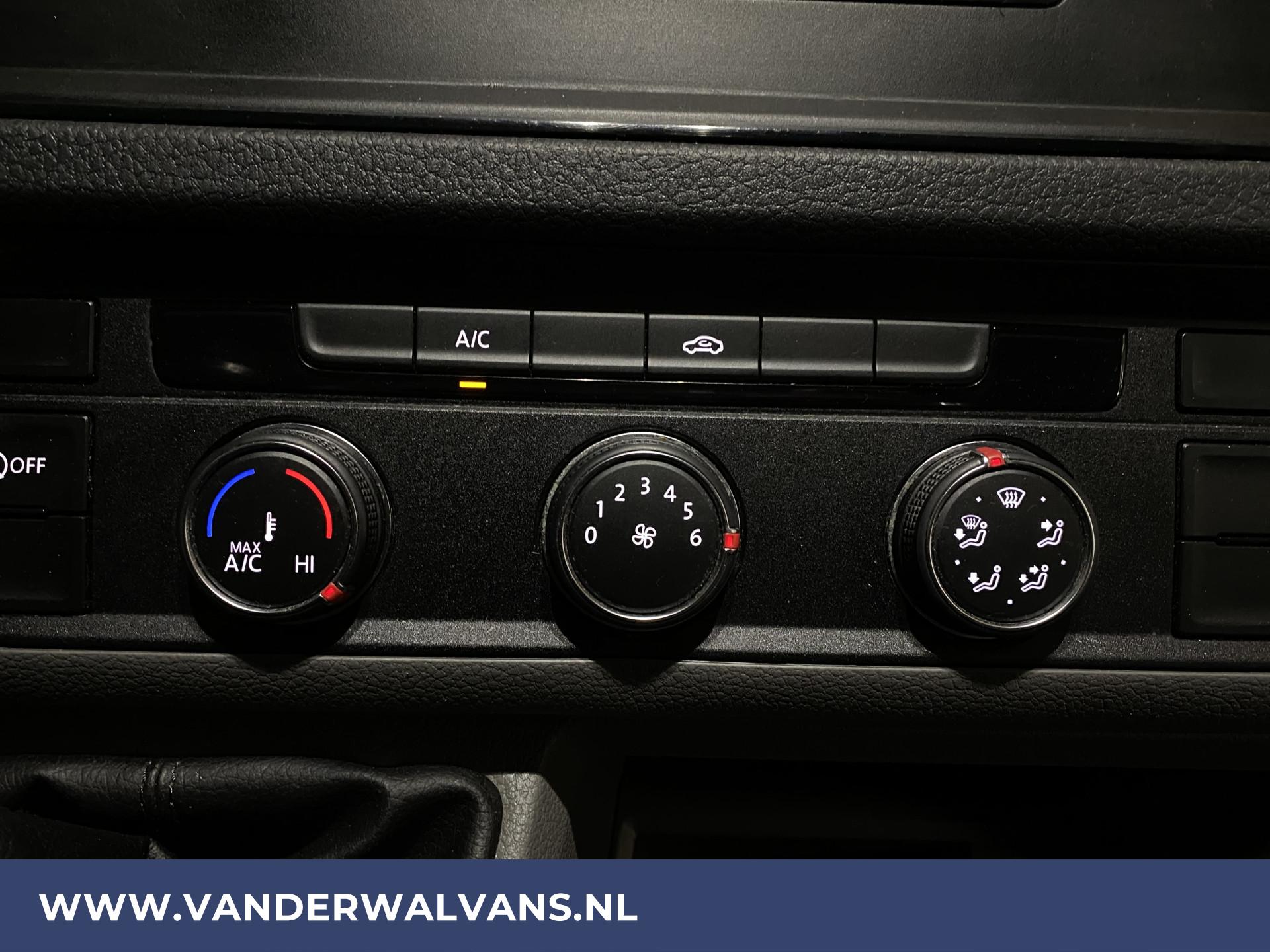 Foto 4 van Volkswagen Crafter 2.0TDI L3H2 L2H1 Airco | Camera | Bijrijdersbank |